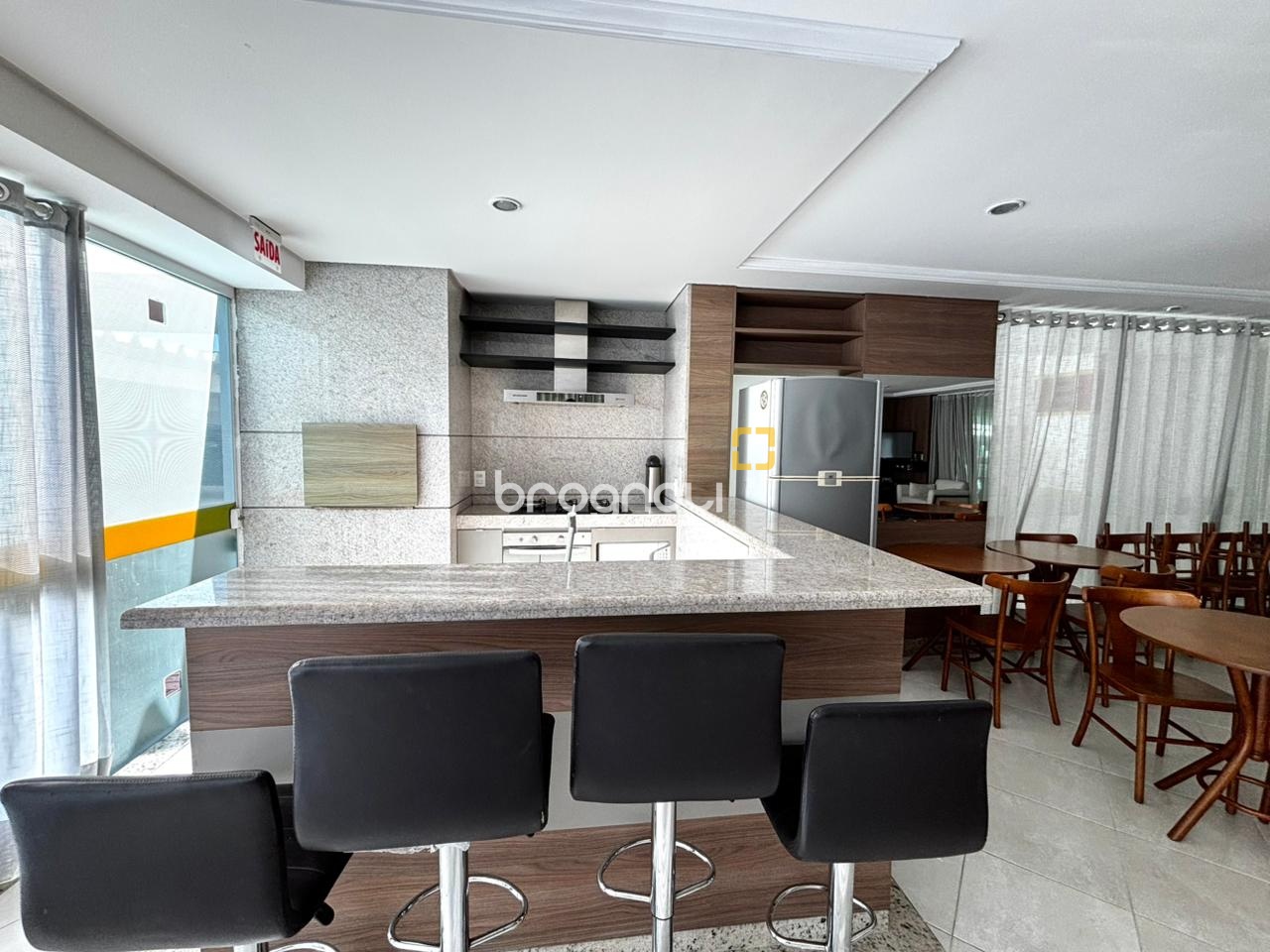 Apartamento com 86m², 3 quartos (sendo 1 suíte), 1 garagem, no bairro Trindade em Florianópolis