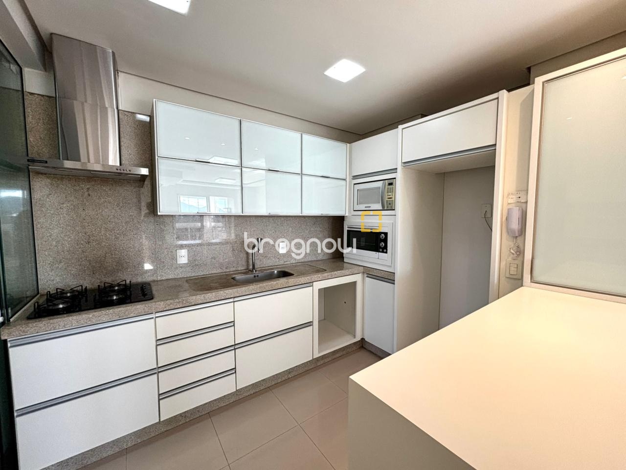 Apartamento com 86m², 3 quartos (sendo 1 suíte), 1 garagem, no bairro Trindade em Florianópolis
