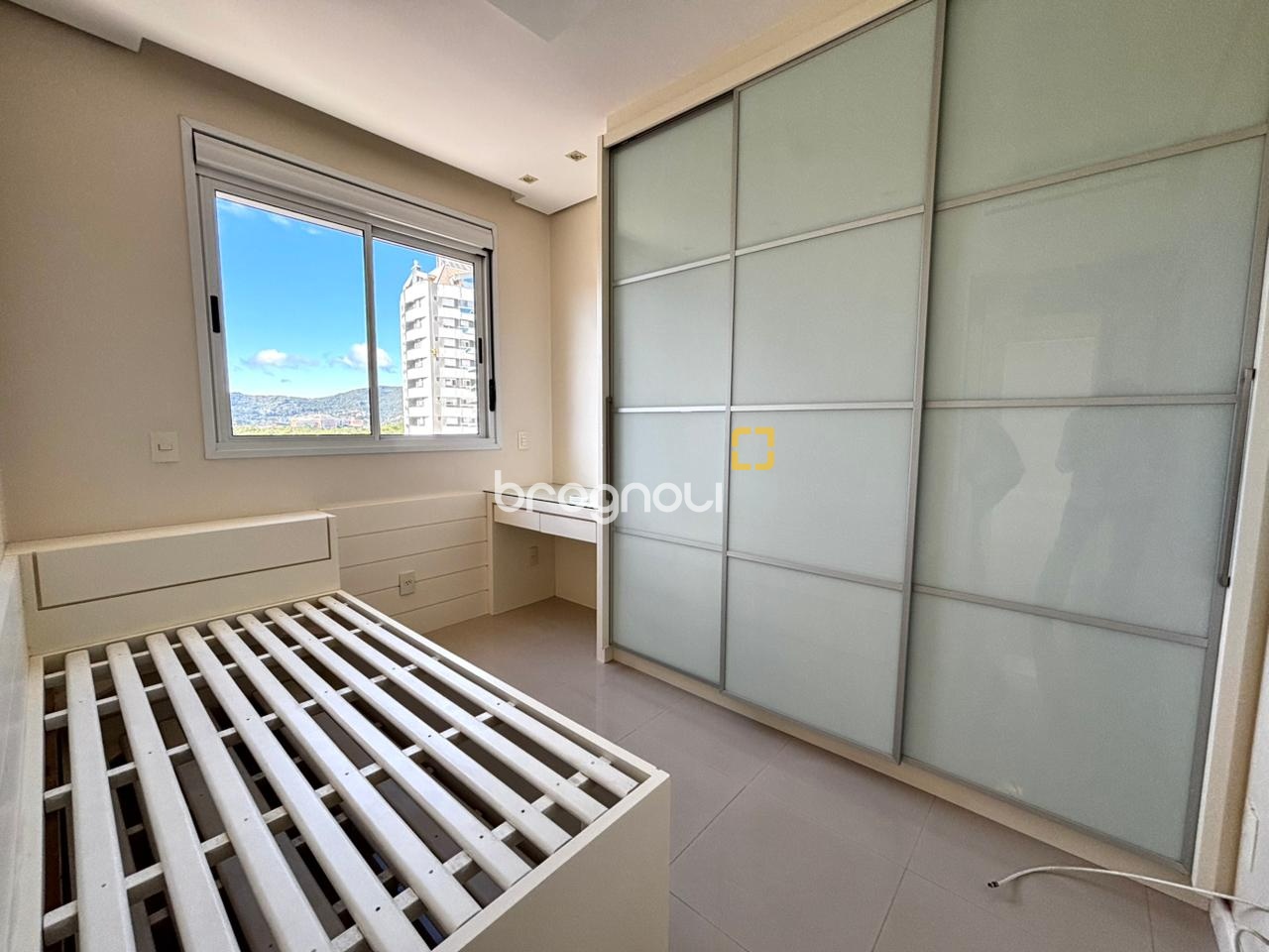 Apartamento com 86m², 3 quartos (sendo 1 suíte), 1 garagem, no bairro Trindade em Florianópolis