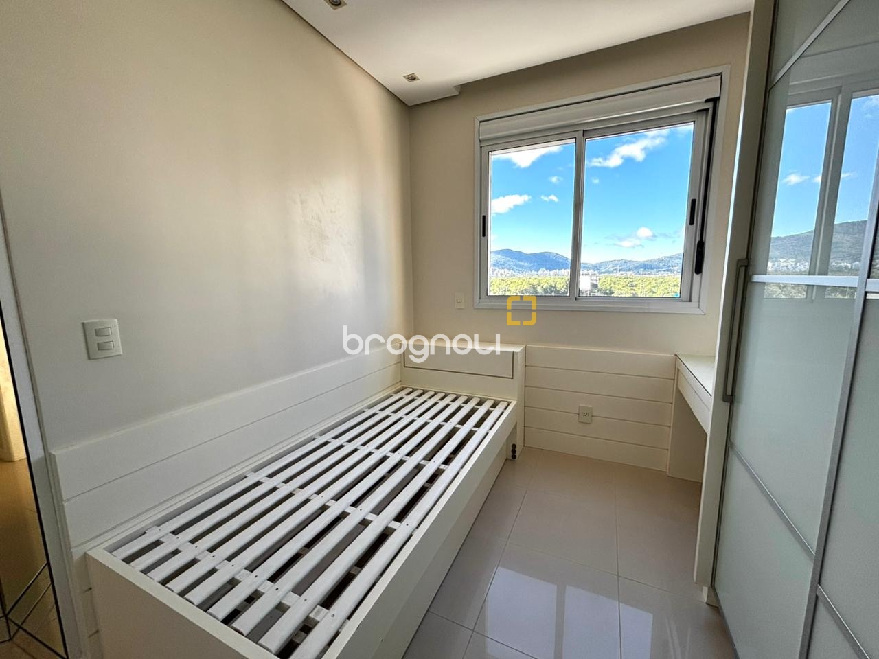 Apartamento com 86m², 3 quartos (sendo 1 suíte), 1 garagem, no bairro Trindade em Florianópolis