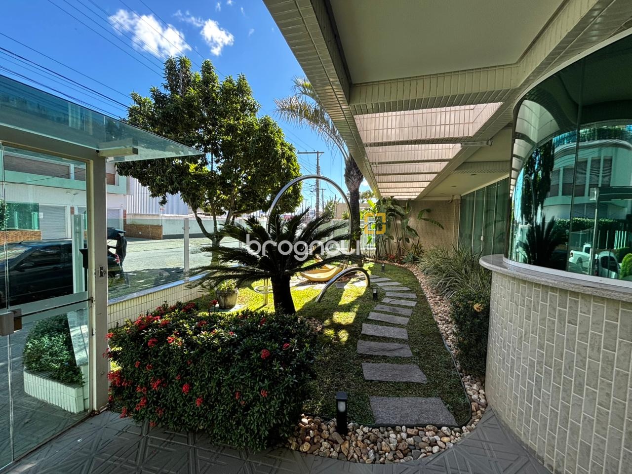 Apartamento com 86m², 3 quartos (sendo 1 suíte), 1 garagem, no bairro Trindade em Florianópolis