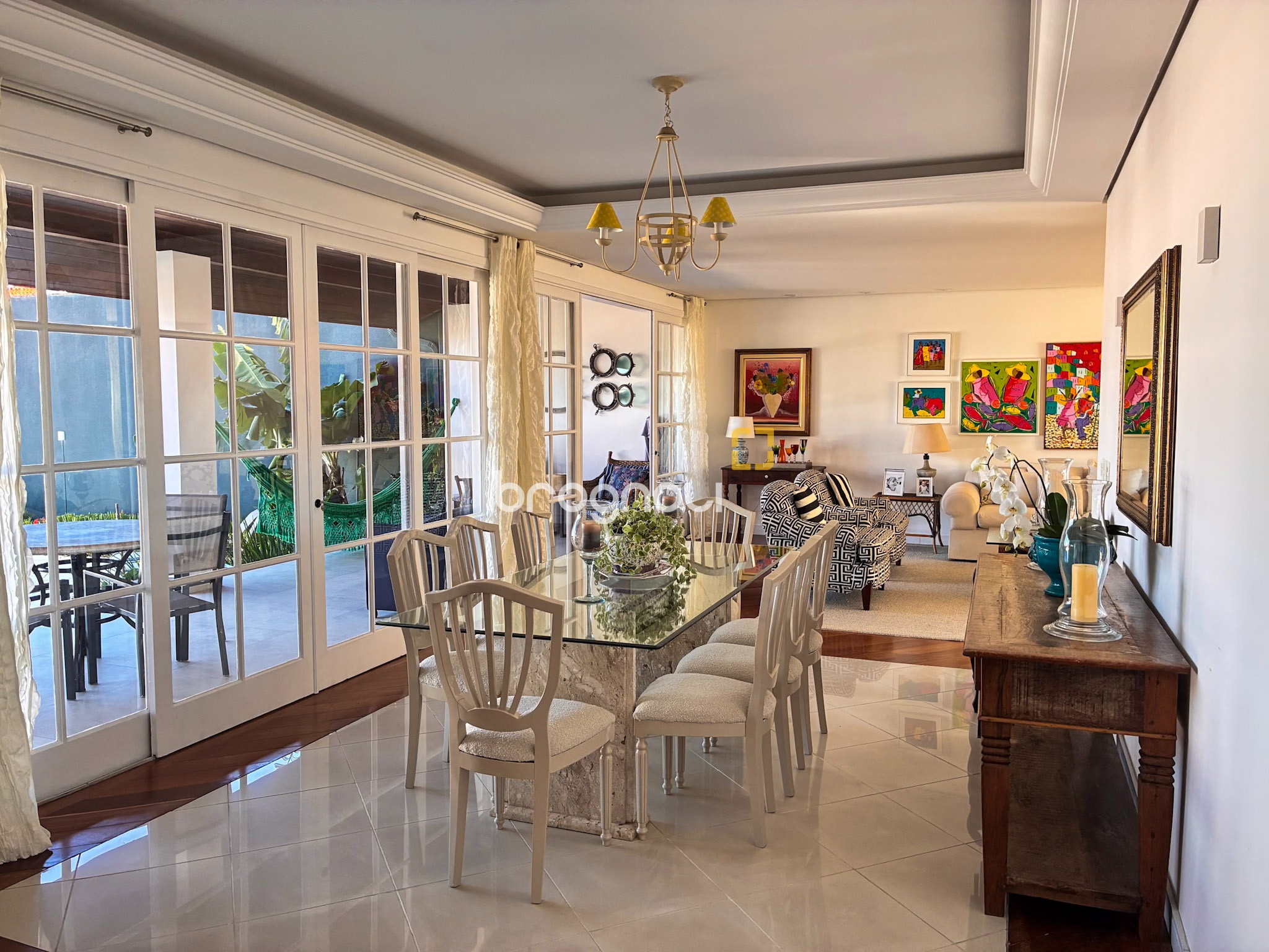 Casa com 375m², 3 quartos (sendo 1 suíte), 4 garagens, no bairro João Paulo em Florianópolis