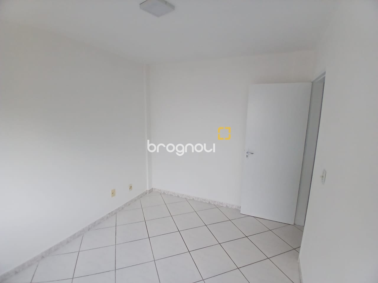 Apartamento com 43m², 2 quartos, 1 garagem, no bairro Bela Vista em São José