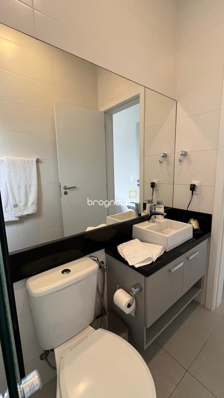 Cobertura com 140m², 2 quartos (sendo 2 suítes), 2 garagens, no bairro Campeche em Florianópolis