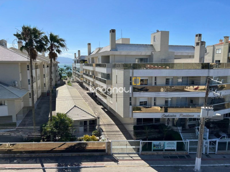 Cobertura com 224m², 4 quartos (sendo 4 suítes), 2 garagens, no bairro Canasvieiras em Florianópolis