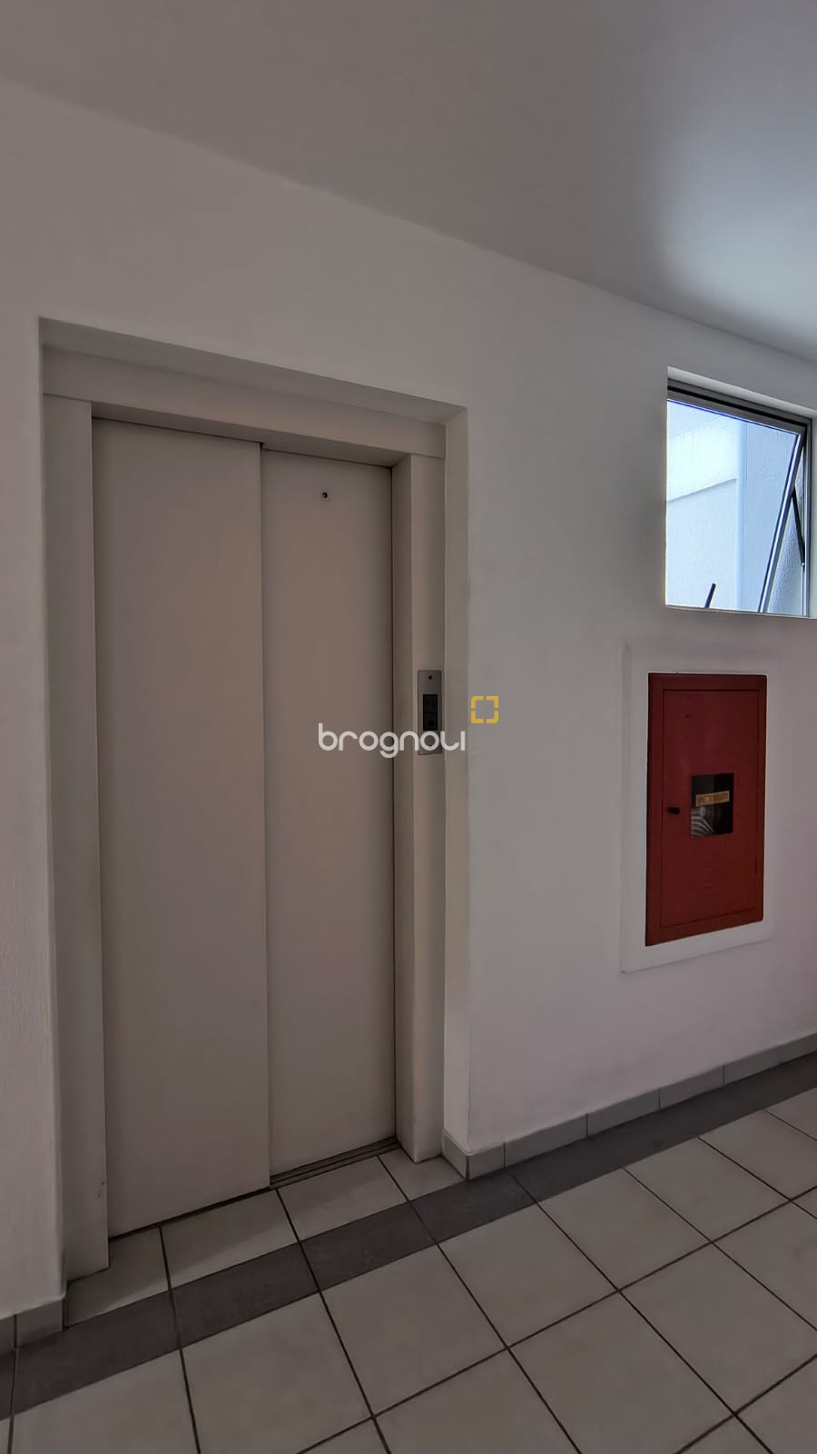 Apartamento com 53m², 2 quartos, 1 garagem, no bairro Ipiranga em São José