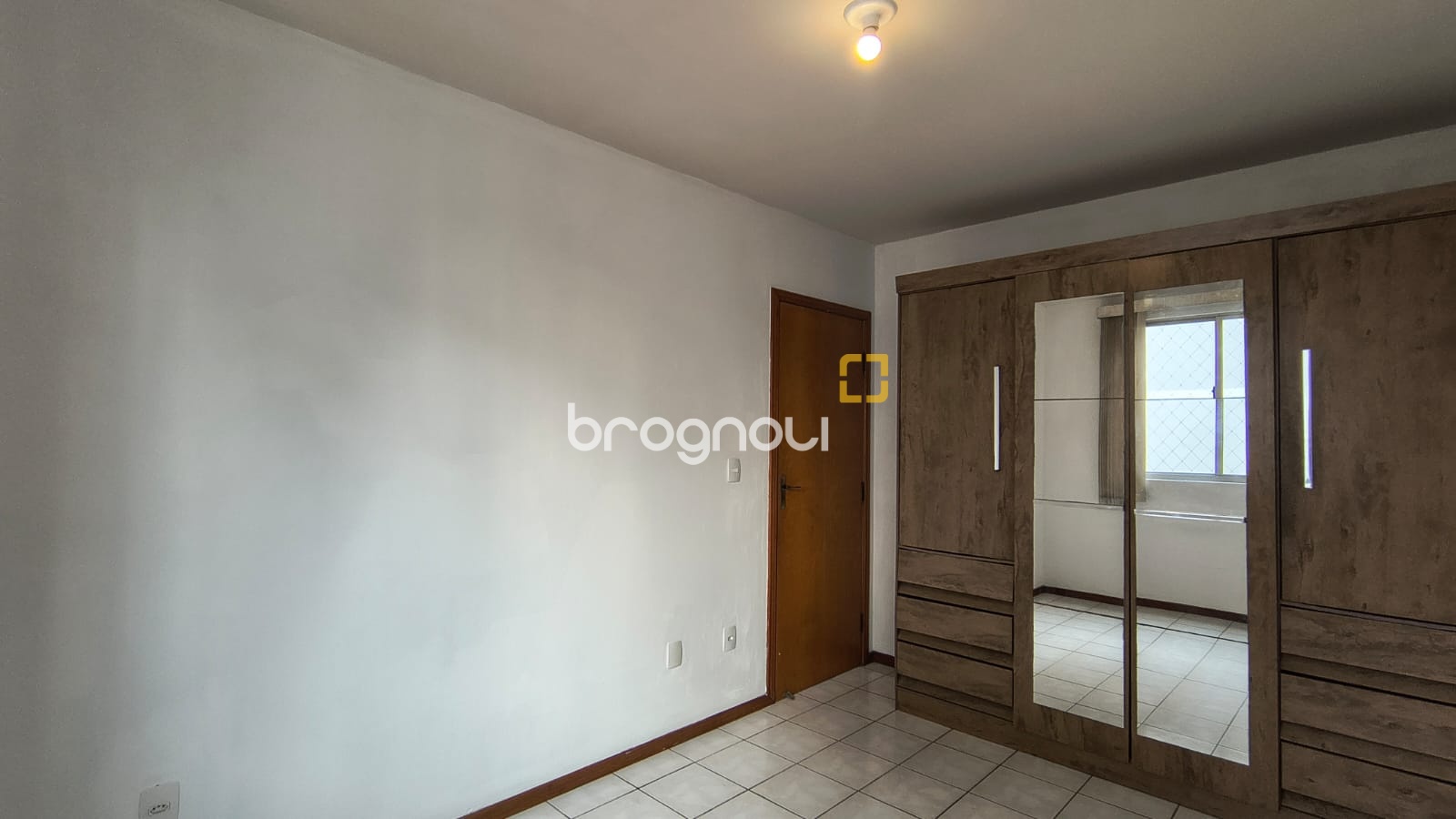 Apartamento com 53m², 2 quartos, 1 garagem, no bairro Ipiranga em São José