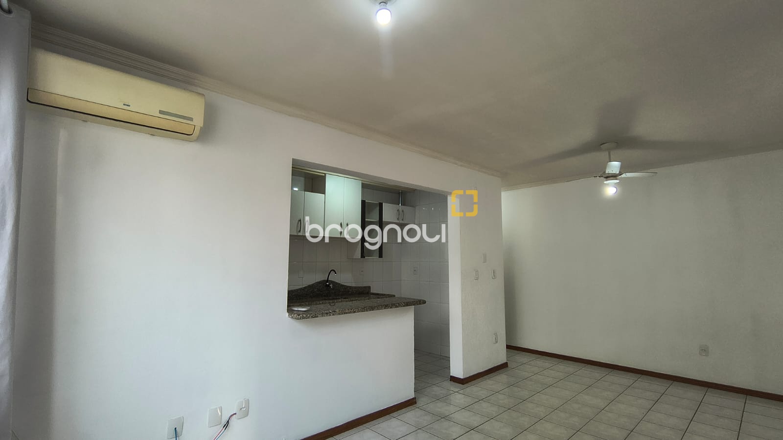 Apartamento com 53m², 2 quartos, 1 garagem, no bairro Ipiranga em São José