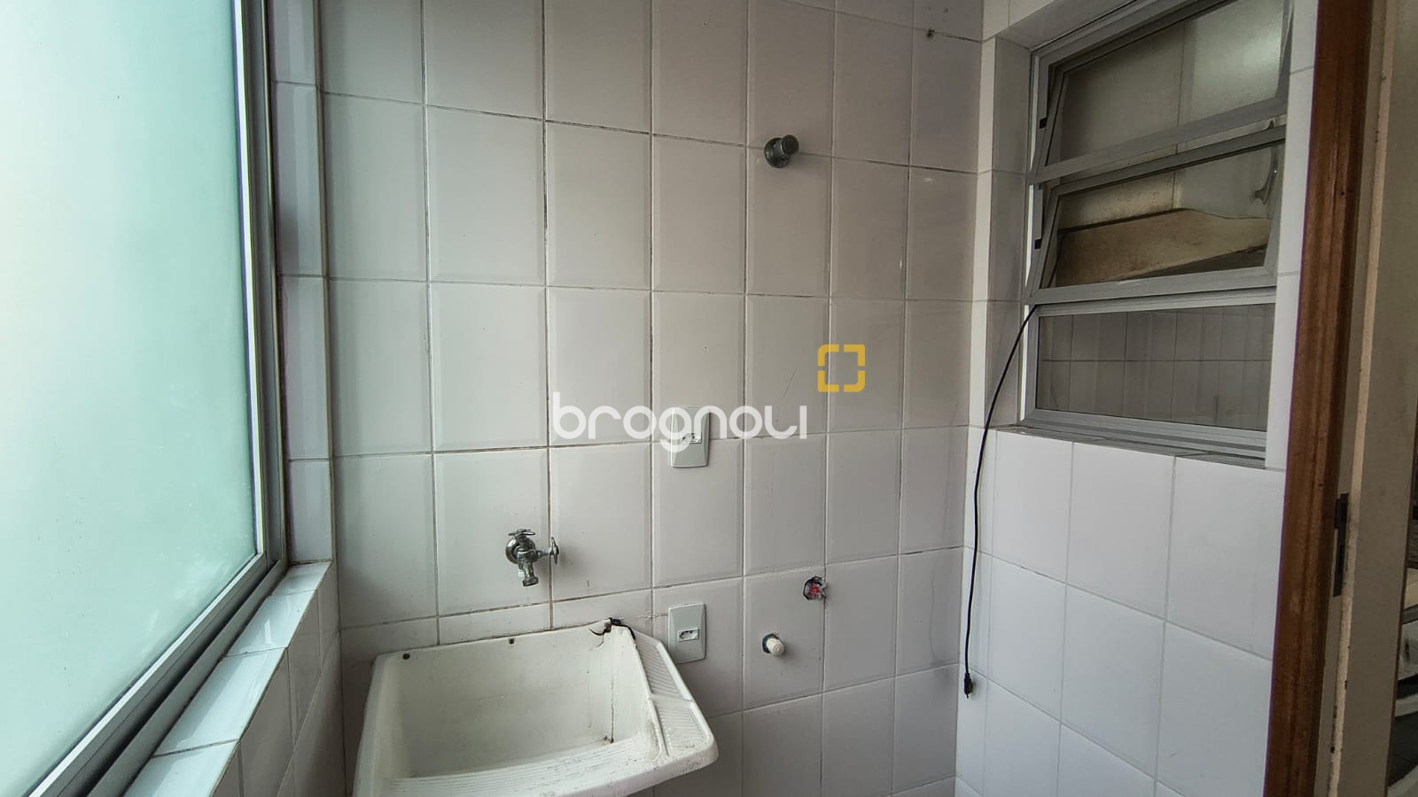 Apartamento com 53m², 2 quartos, 1 garagem, no bairro Ipiranga em São José