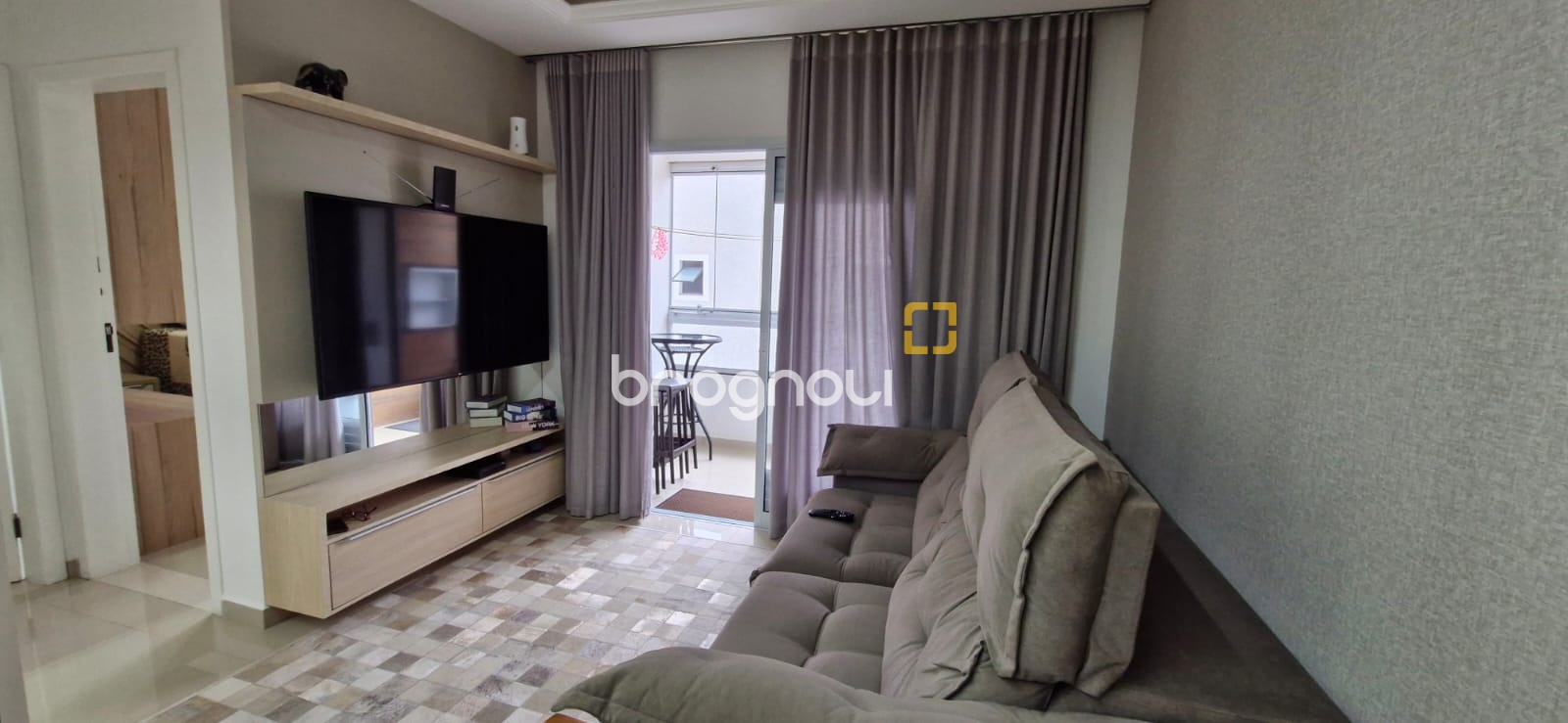 Apartamento com 59m², 2 quartos (sendo 1 suíte), 1 garagem, no bairro Ingleses do Rio Vermelho em Florianópolis