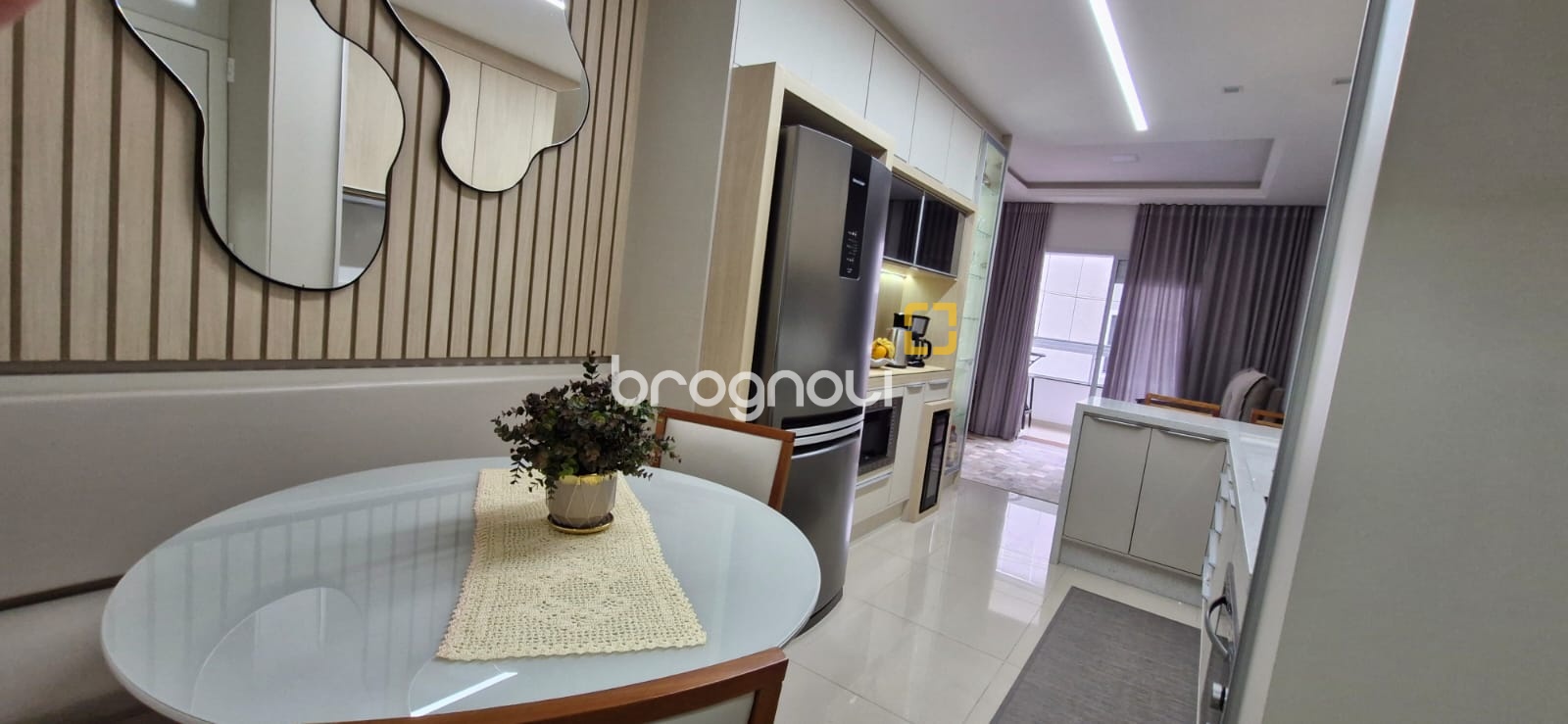 Apartamento com 59m², 2 quartos (sendo 1 suíte), 1 garagem, no bairro Ingleses do Rio Vermelho em Florianópolis