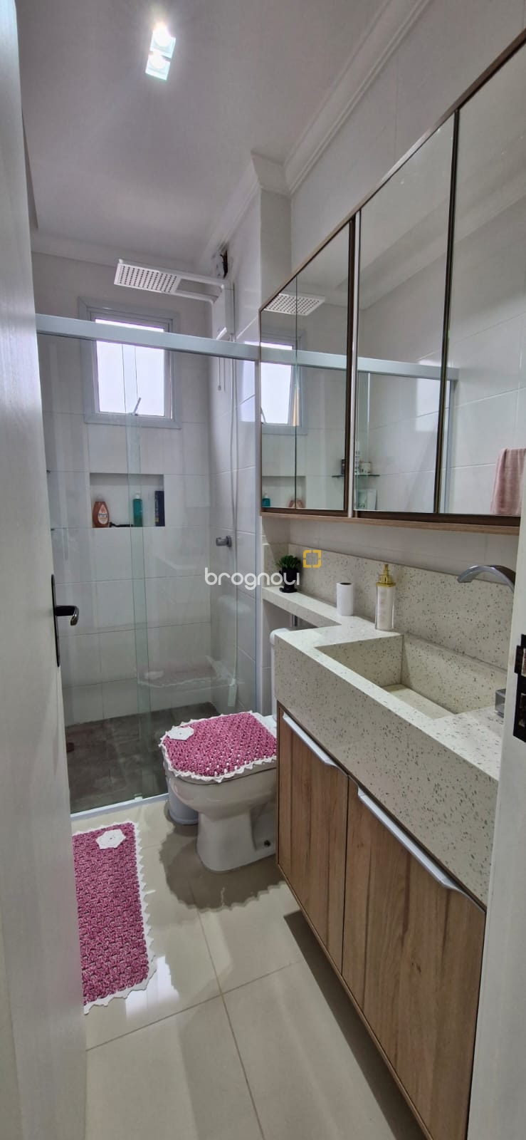 Apartamento com 59m², 2 quartos (sendo 1 suíte), 1 garagem, no bairro Ingleses do Rio Vermelho em Florianópolis