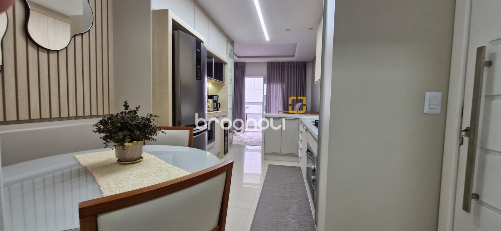 Apartamento com 59m², 2 quartos (sendo 1 suíte), 1 garagem, no bairro Ingleses do Rio Vermelho em Florianópolis