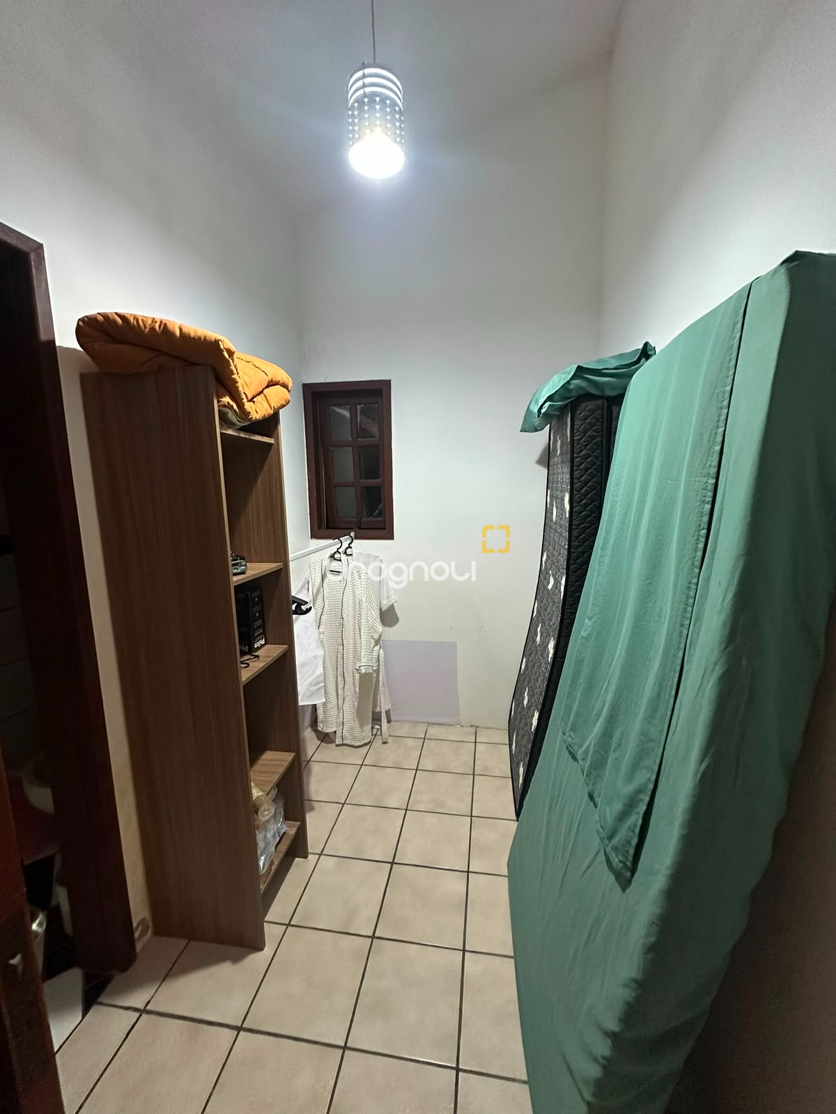 Casa com 176m², 4 quartos (sendo 1 suíte), 3 garagens, no bairro Balneário em Florianópolis