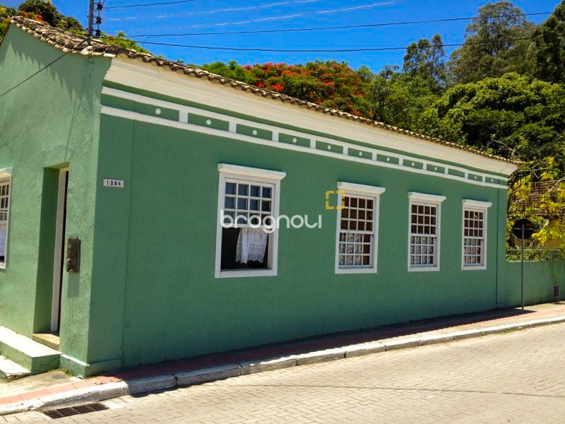 Casa com 226m², 3 quartos, no bairro Sambaqui em Florianópolis