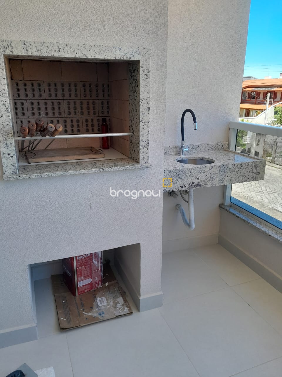 Apartamento com 89m², 2 quartos (sendo 1 suíte), 2 garagens, no bairro Ingleses do Rio Vermelho em Florianópolis