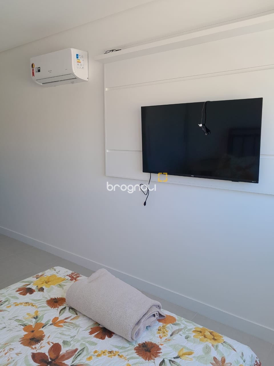 Apartamento com 89m², 2 quartos (sendo 1 suíte), 2 garagens, no bairro Ingleses do Rio Vermelho em Florianópolis