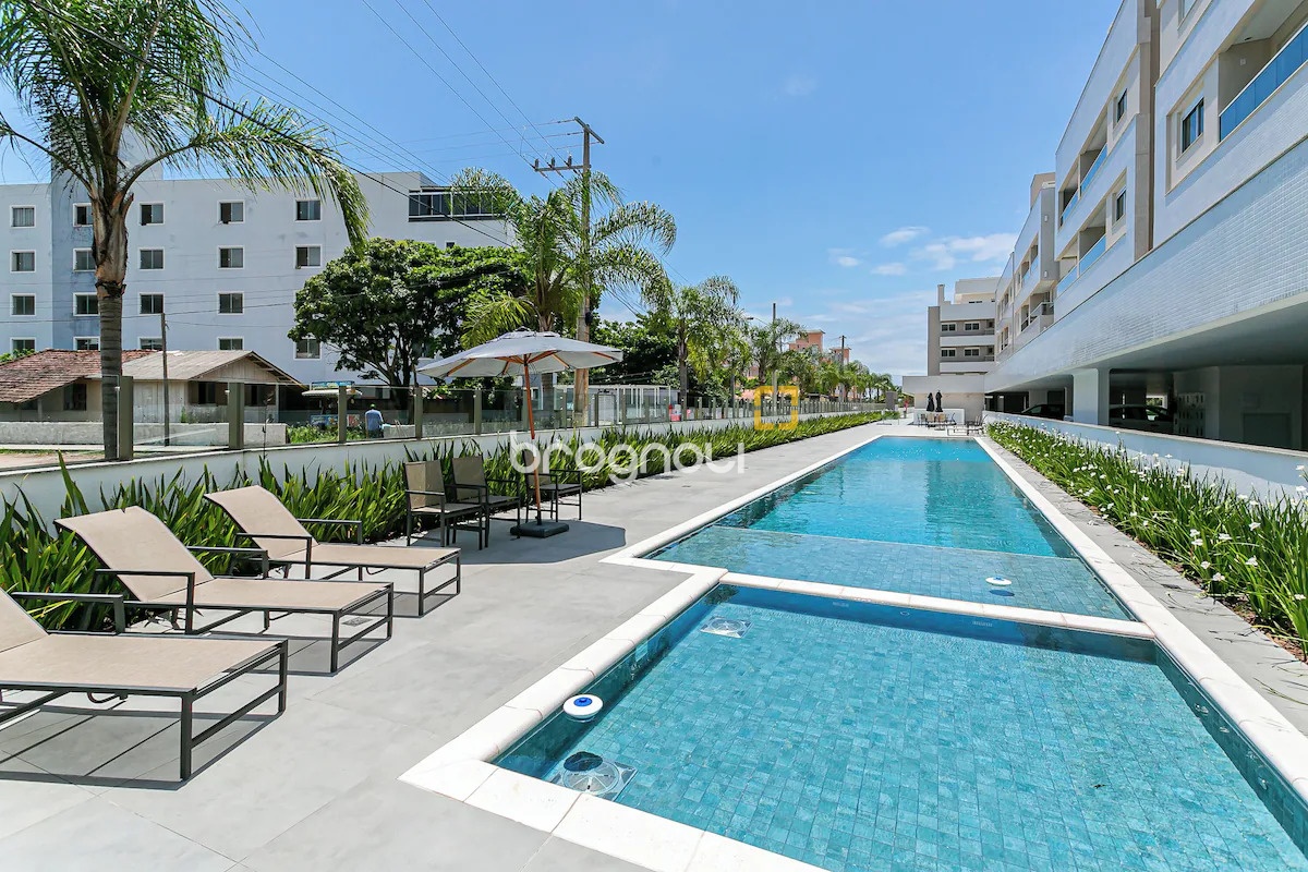 Apartamento com 89m², 2 quartos (sendo 1 suíte), 2 garagens, no bairro Ingleses do Rio Vermelho em Florianópolis