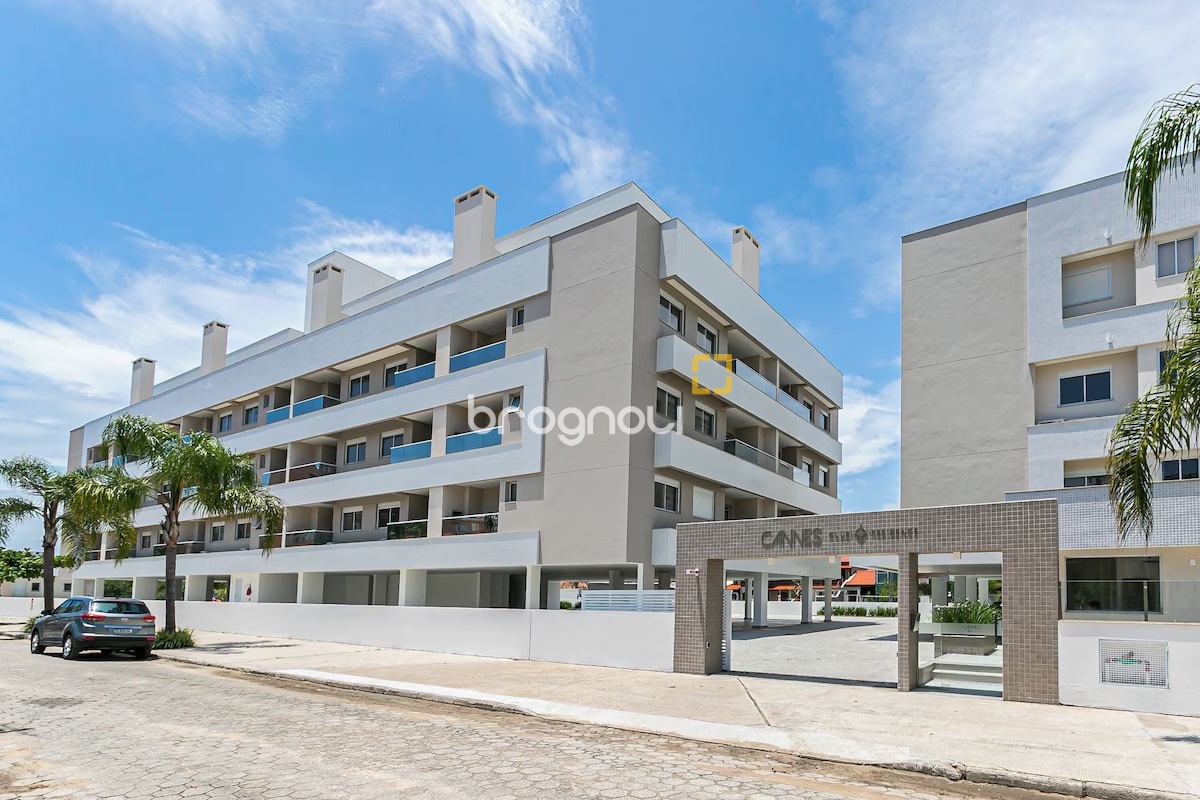 Apartamento com 89m², 2 quartos (sendo 1 suíte), 2 garagens, no bairro Ingleses do Rio Vermelho em Florianópolis