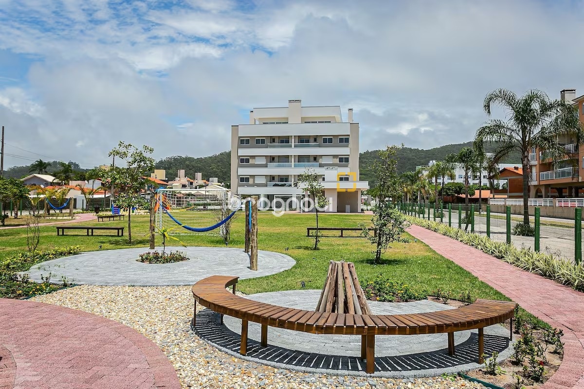 Apartamento com 89m², 2 quartos (sendo 1 suíte), 2 garagens, no bairro Ingleses do Rio Vermelho em Florianópolis