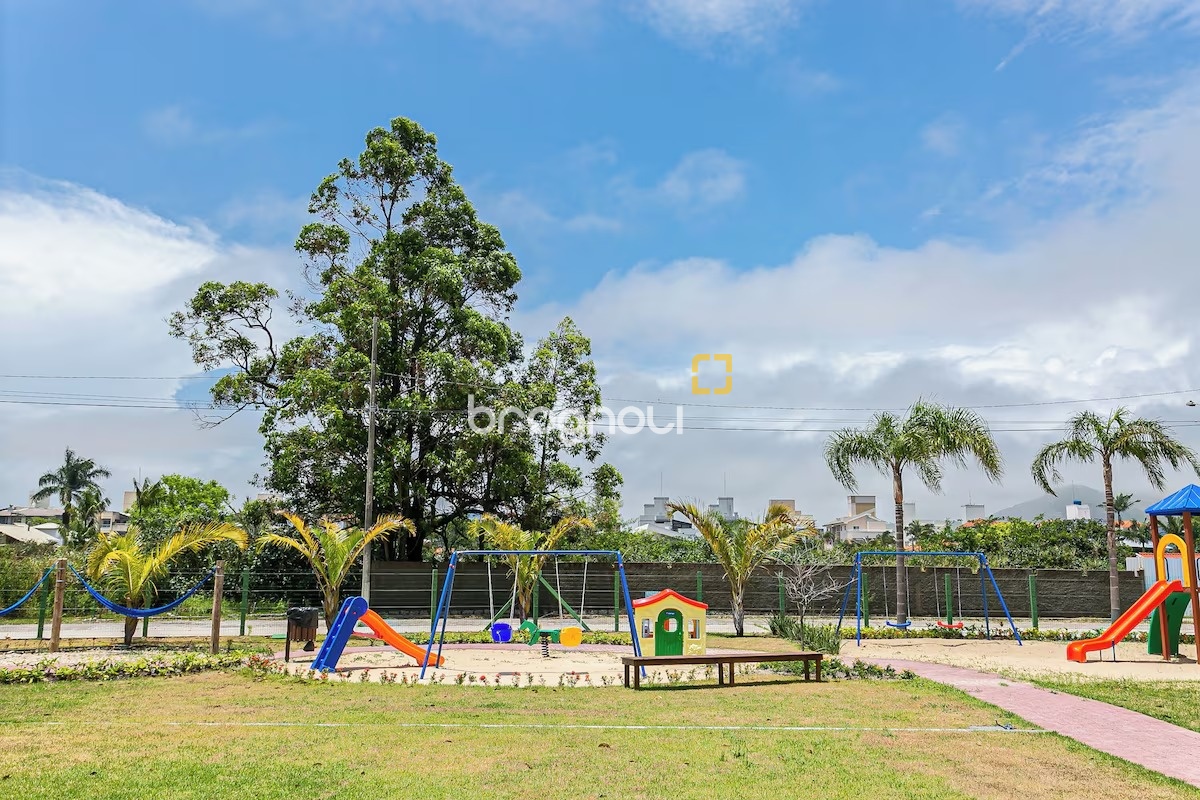 Apartamento com 89m², 2 quartos (sendo 1 suíte), 2 garagens, no bairro Ingleses do Rio Vermelho em Florianópolis