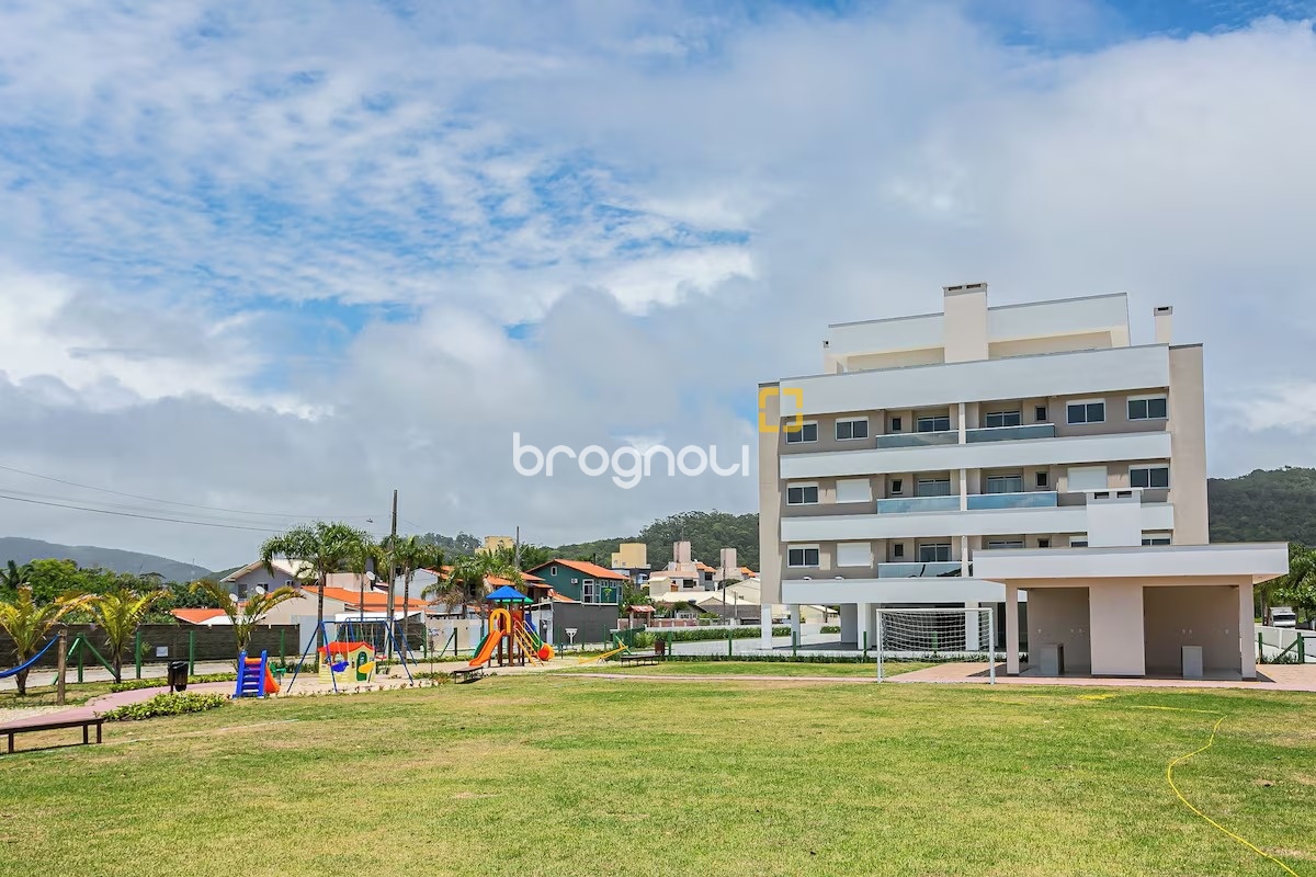 Apartamento com 89m², 2 quartos (sendo 1 suíte), 2 garagens, no bairro Ingleses do Rio Vermelho em Florianópolis