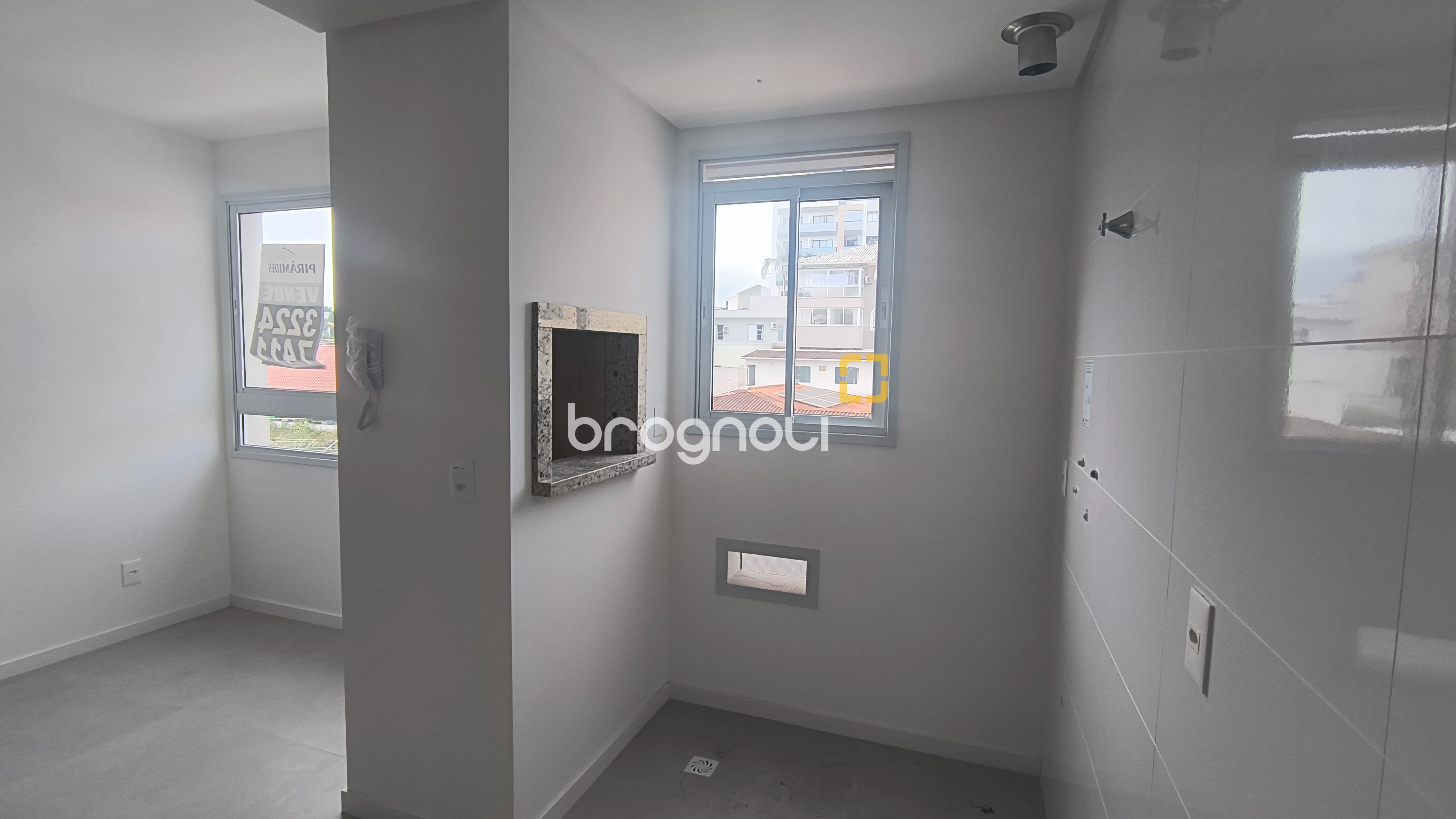 Apartamento com 64m², 2 quartos (sendo 1 suíte), 1 garagem, no bairro Coqueiros em Florianópolis