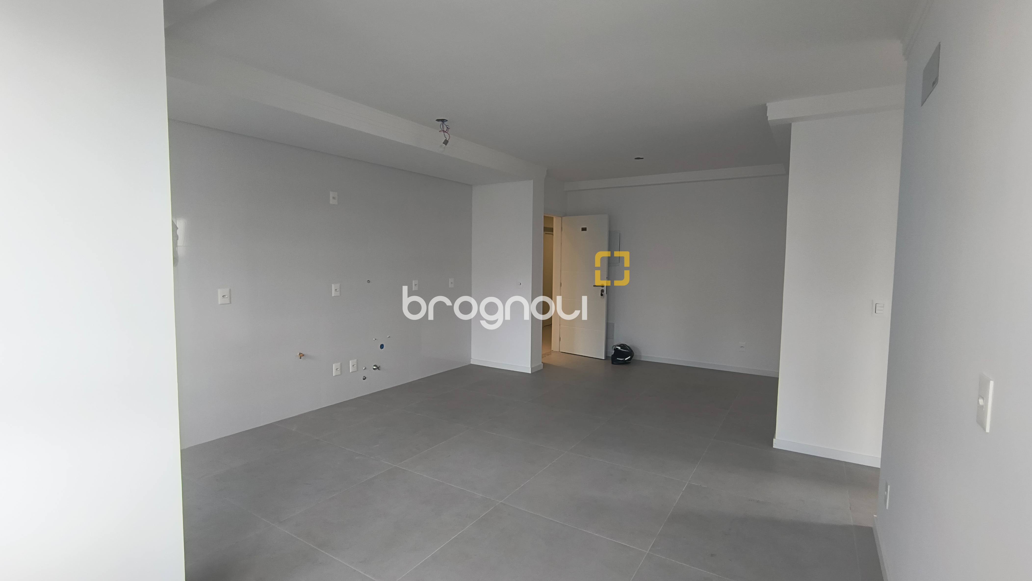 Apartamento com 64m², 2 quartos (sendo 1 suíte), 1 garagem, no bairro Coqueiros em Florianópolis