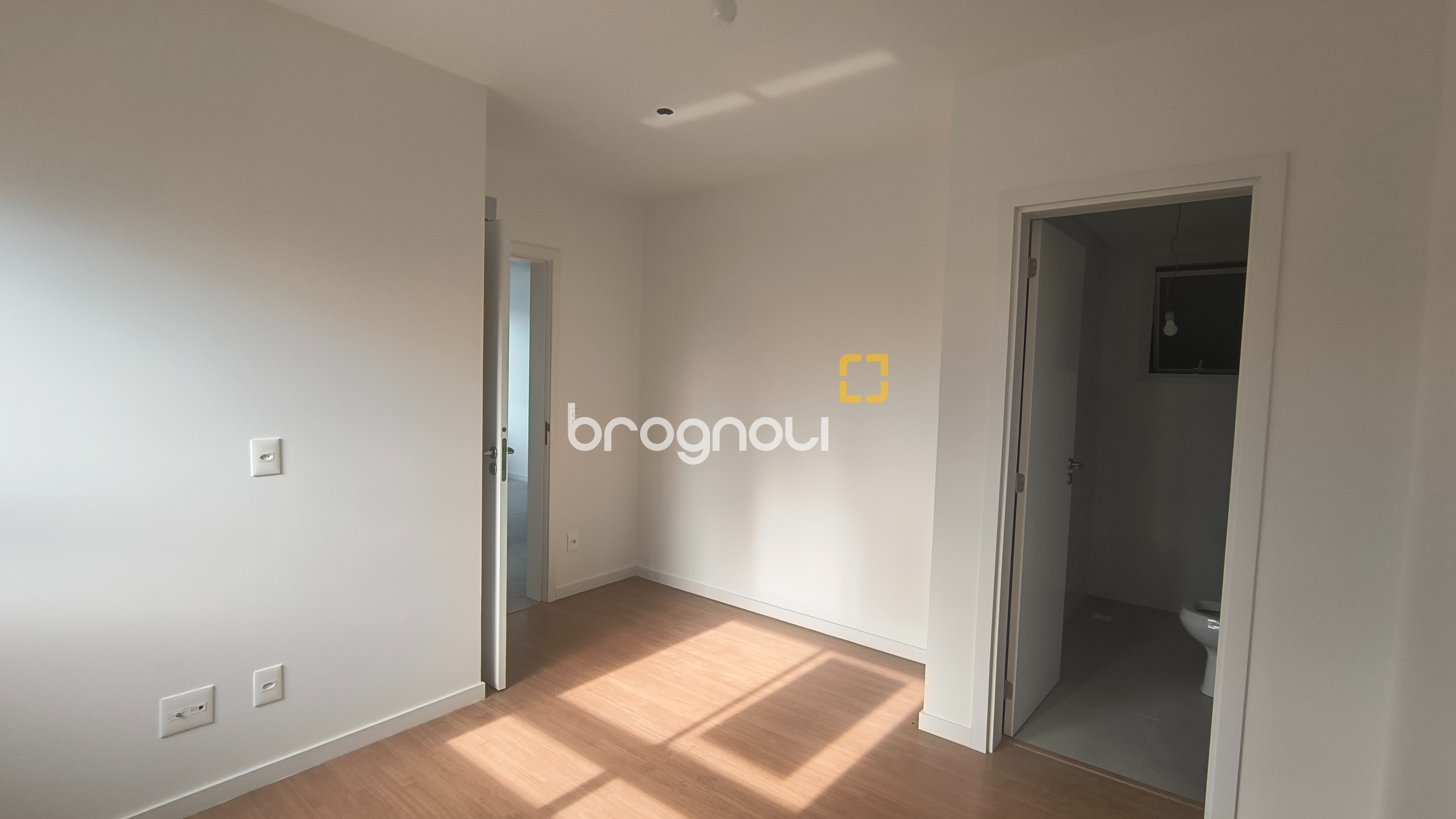 Apartamento com 64m², 2 quartos (sendo 1 suíte), 1 garagem, no bairro Coqueiros em Florianópolis