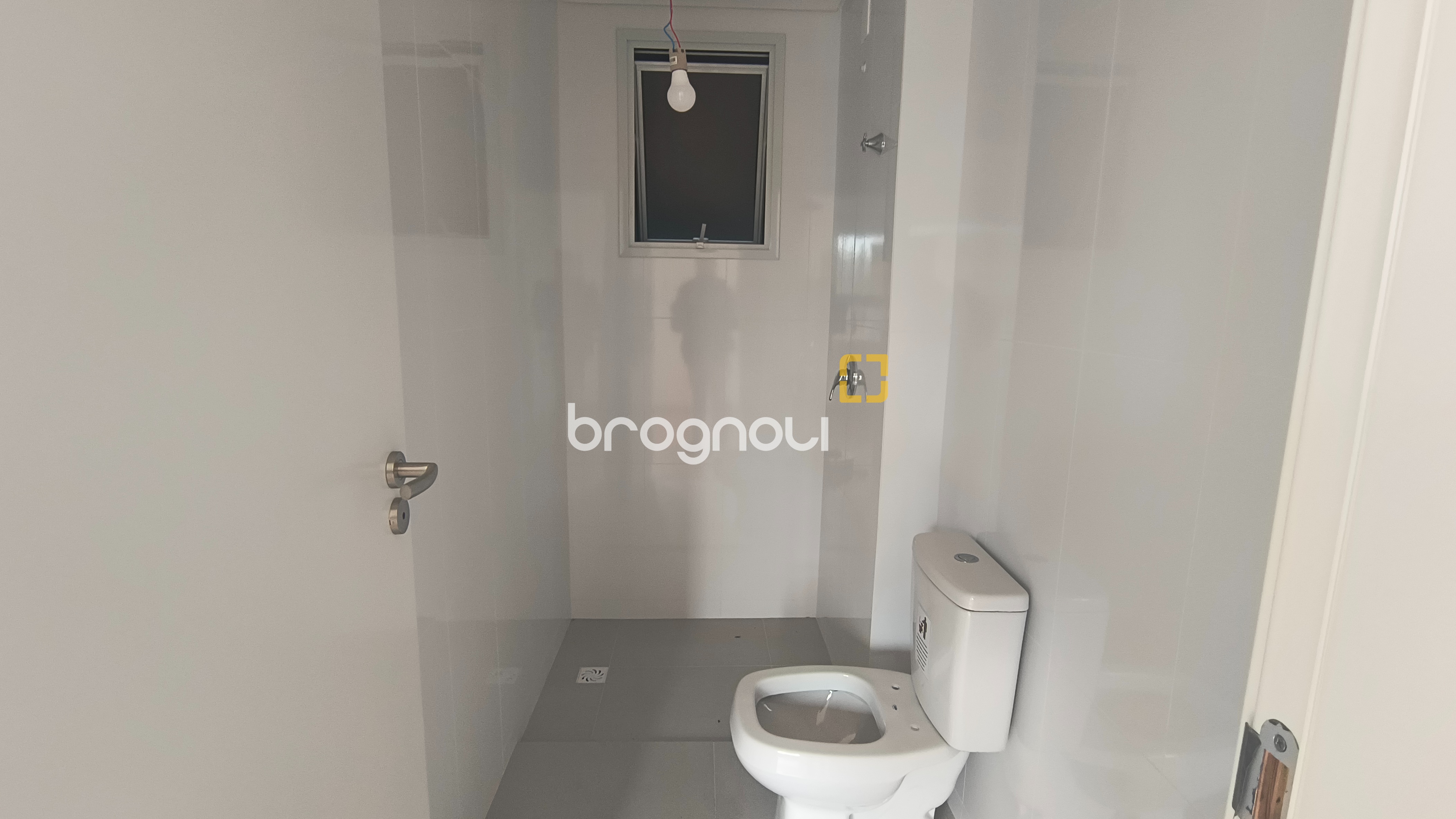 Apartamento com 64m², 2 quartos (sendo 1 suíte), 1 garagem, no bairro Coqueiros em Florianópolis