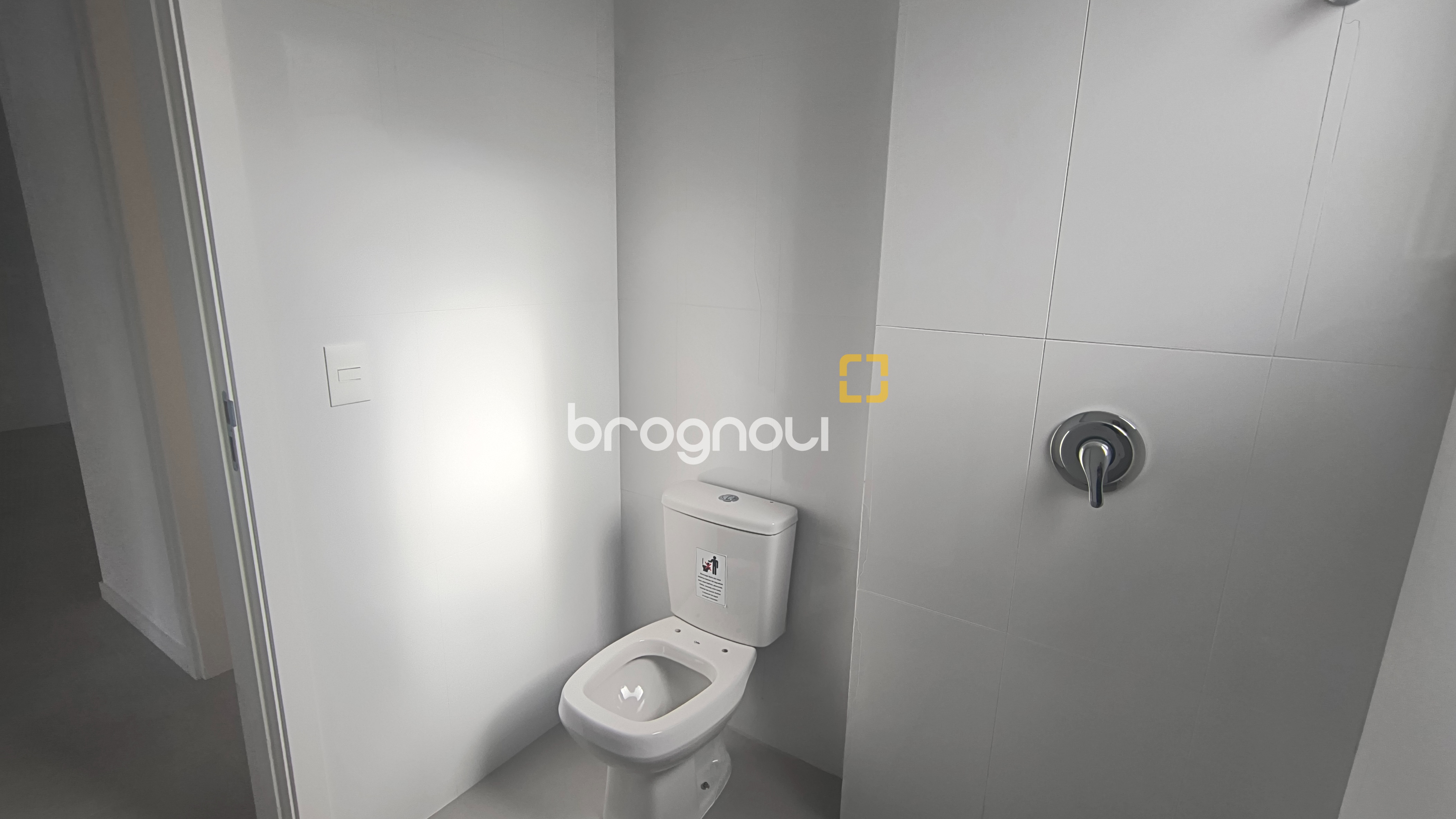 Apartamento com 64m², 2 quartos (sendo 1 suíte), 1 garagem, no bairro Coqueiros em Florianópolis