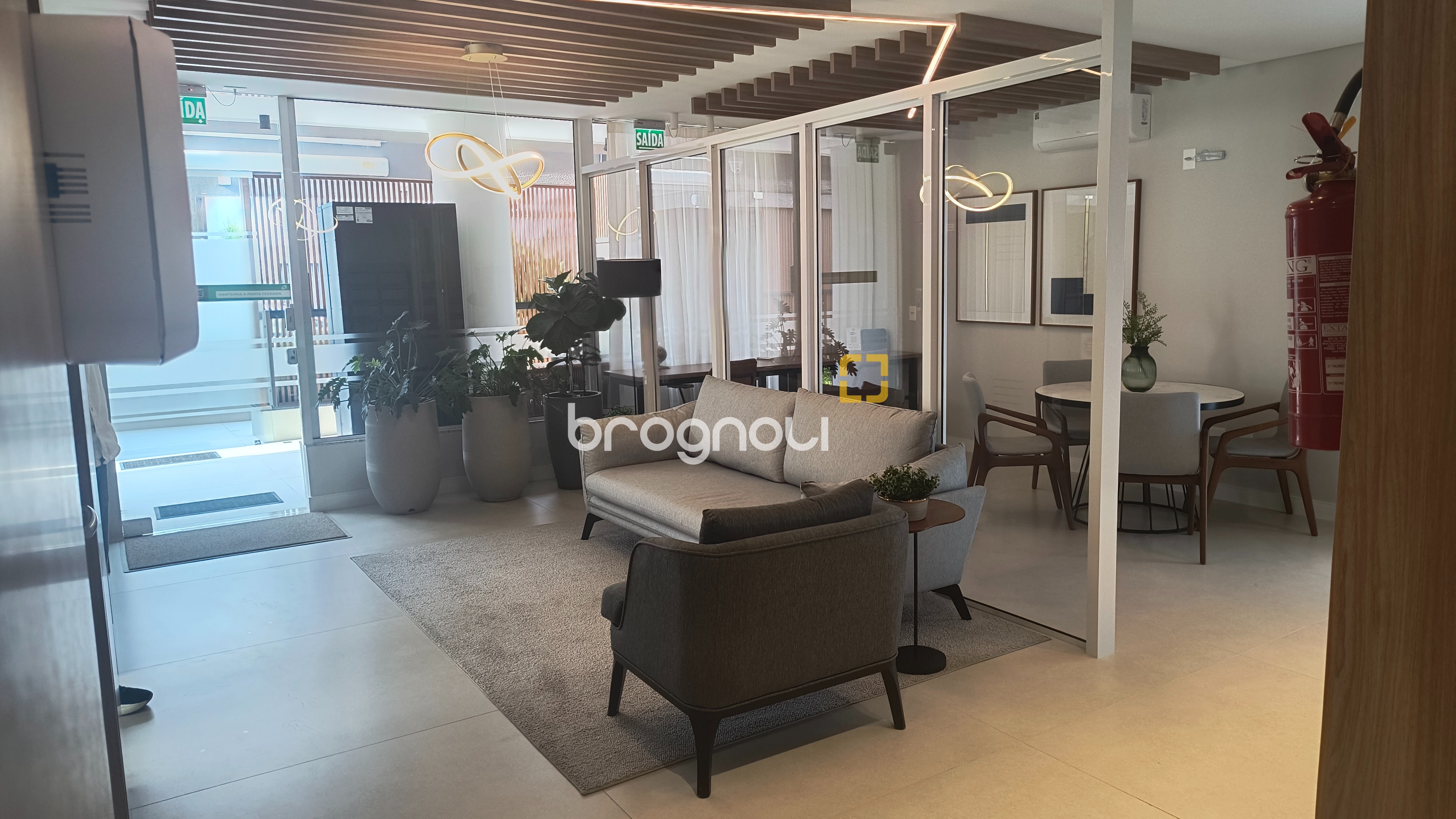 Apartamento com 64m², 2 quartos (sendo 1 suíte), 1 garagem, no bairro Coqueiros em Florianópolis