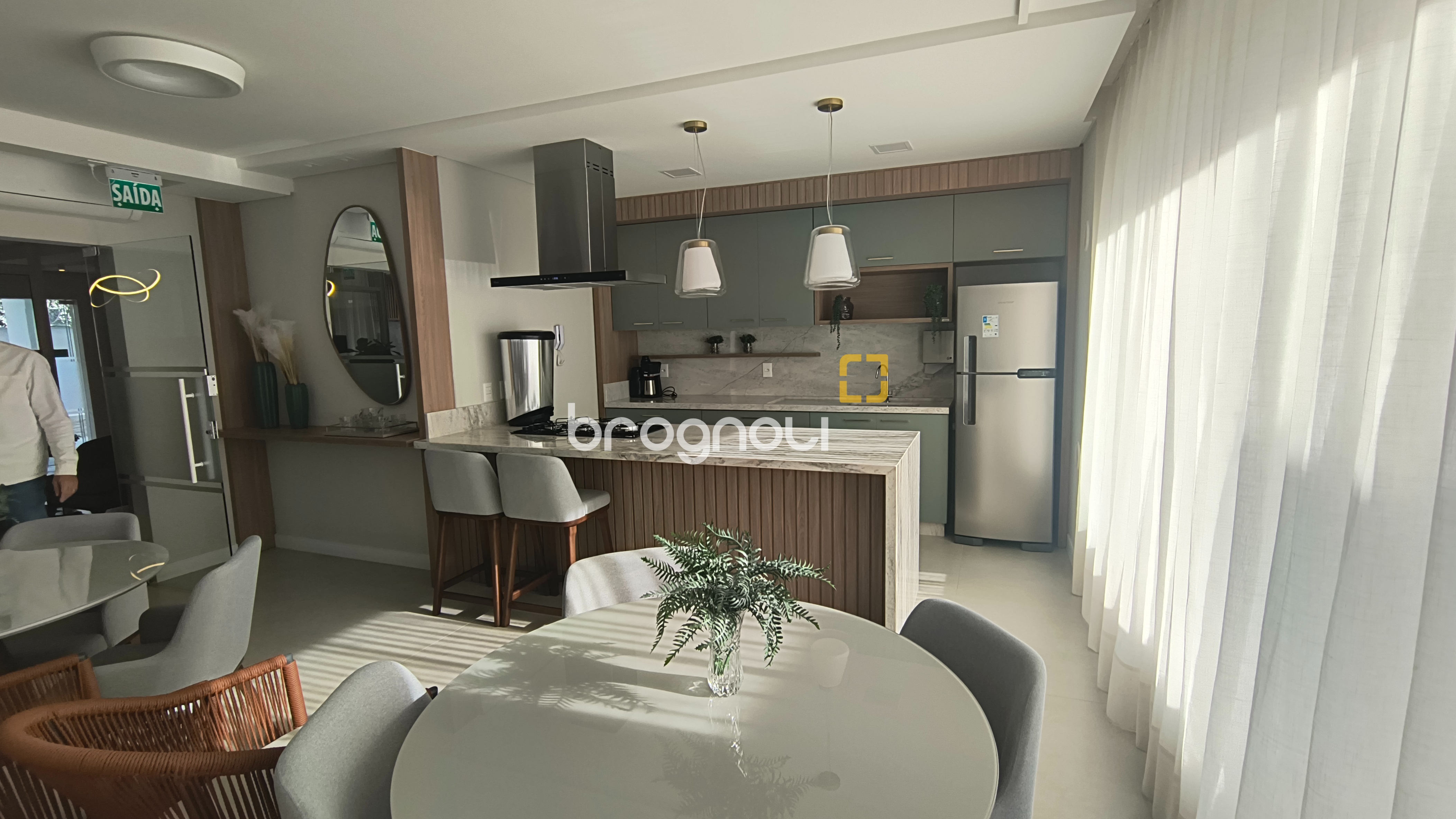 Apartamento com 64m², 2 quartos (sendo 1 suíte), 1 garagem, no bairro Coqueiros em Florianópolis
