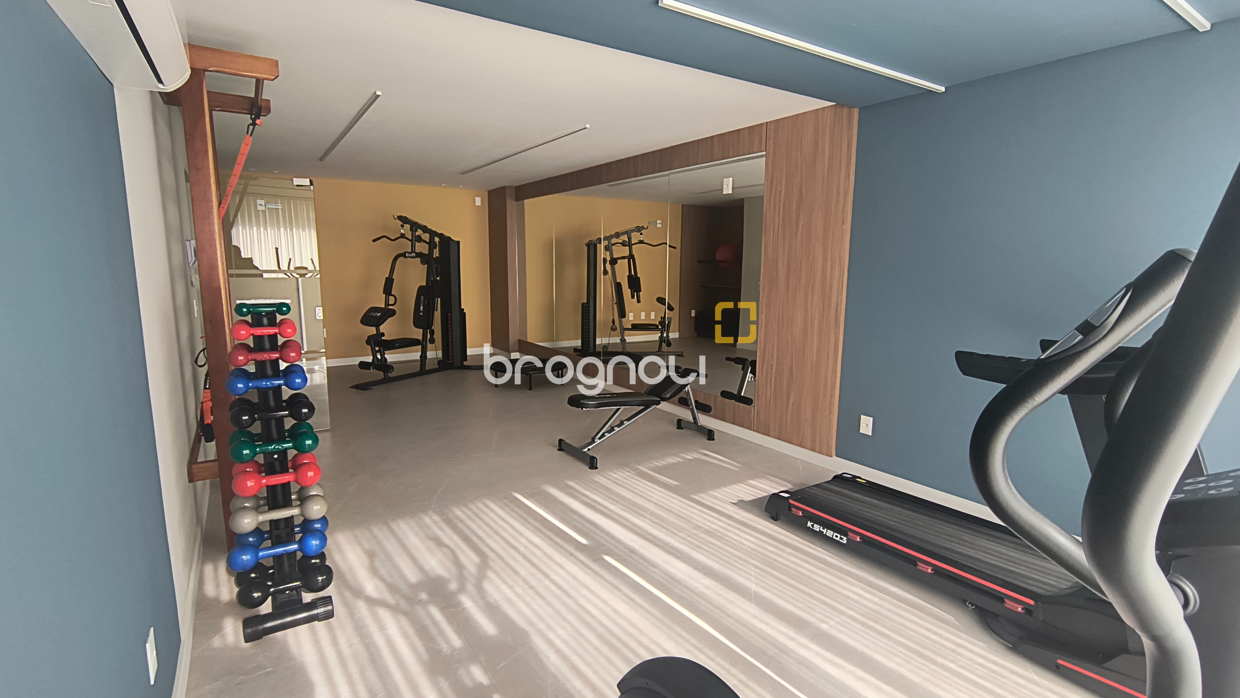 Apartamento com 64m², 2 quartos (sendo 1 suíte), 1 garagem, no bairro Coqueiros em Florianópolis