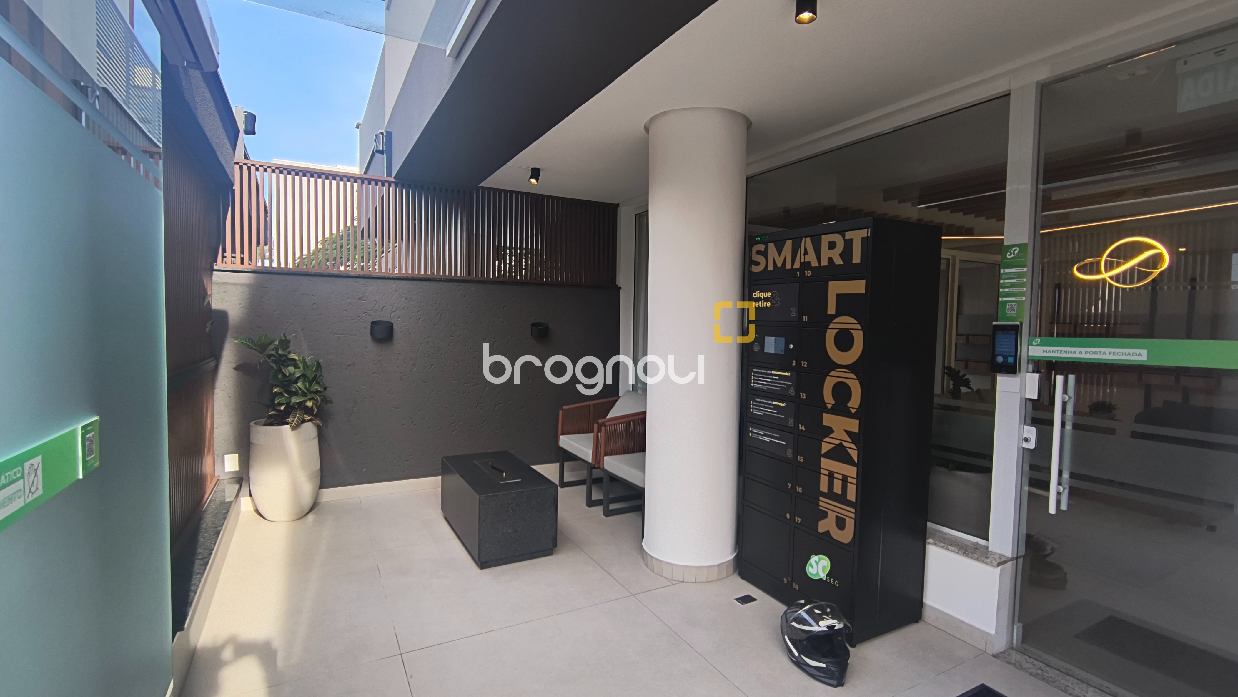 Apartamento com 64m², 2 quartos (sendo 1 suíte), 1 garagem, no bairro Coqueiros em Florianópolis