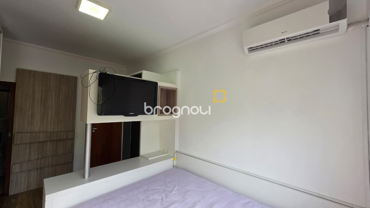 Apartamento com 64m², 3 quartos (sendo 1 suíte), 1 garagem, no bairro Centro em Florianópolis