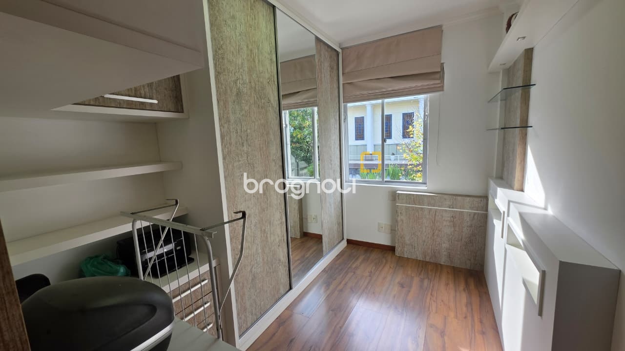 Apartamento com 64m², 3 quartos (sendo 1 suíte), 1 garagem, no bairro Centro em Florianópolis