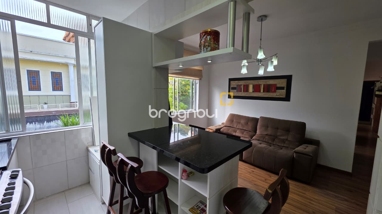 Apartamento com 64m², 3 quartos (sendo 1 suíte), 1 garagem, no bairro Centro em Florianópolis