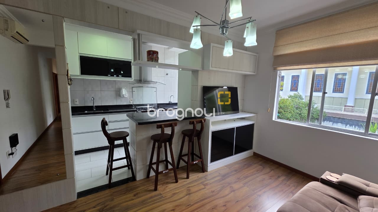 Apartamento com 64m², 3 quartos (sendo 1 suíte), 1 garagem, no bairro Centro em Florianópolis