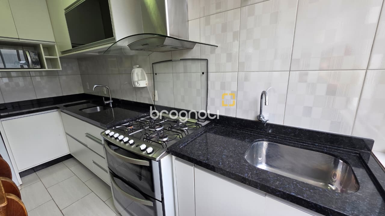 Apartamento com 64m², 3 quartos (sendo 1 suíte), 1 garagem, no bairro Centro em Florianópolis