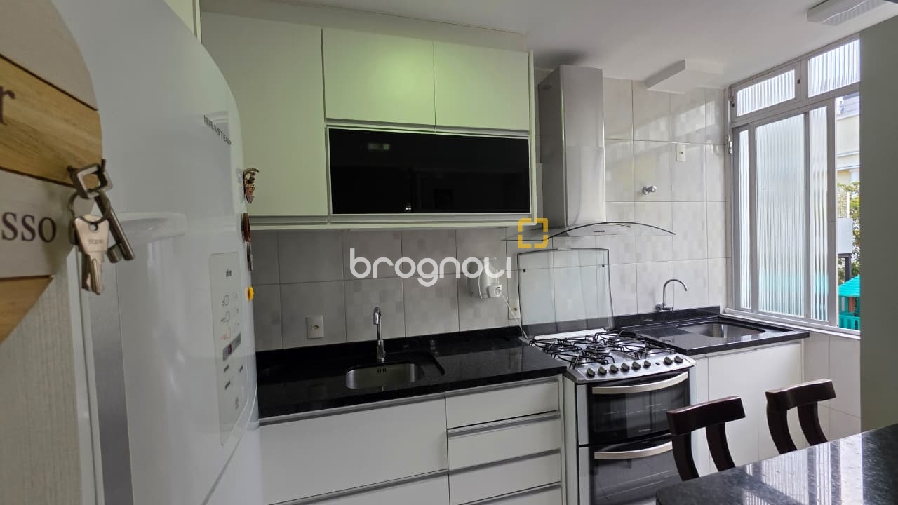 Apartamento com 64m², 3 quartos (sendo 1 suíte), 1 garagem, no bairro Centro em Florianópolis