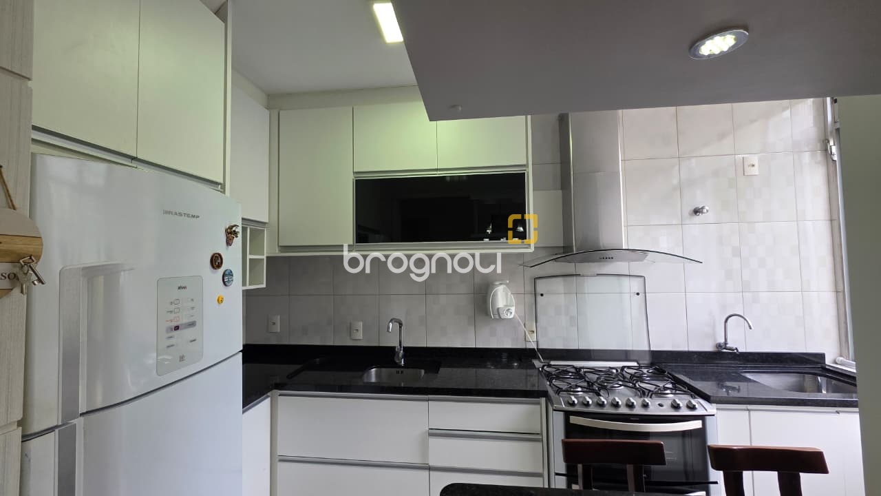 Apartamento com 64m², 3 quartos (sendo 1 suíte), 1 garagem, no bairro Centro em Florianópolis