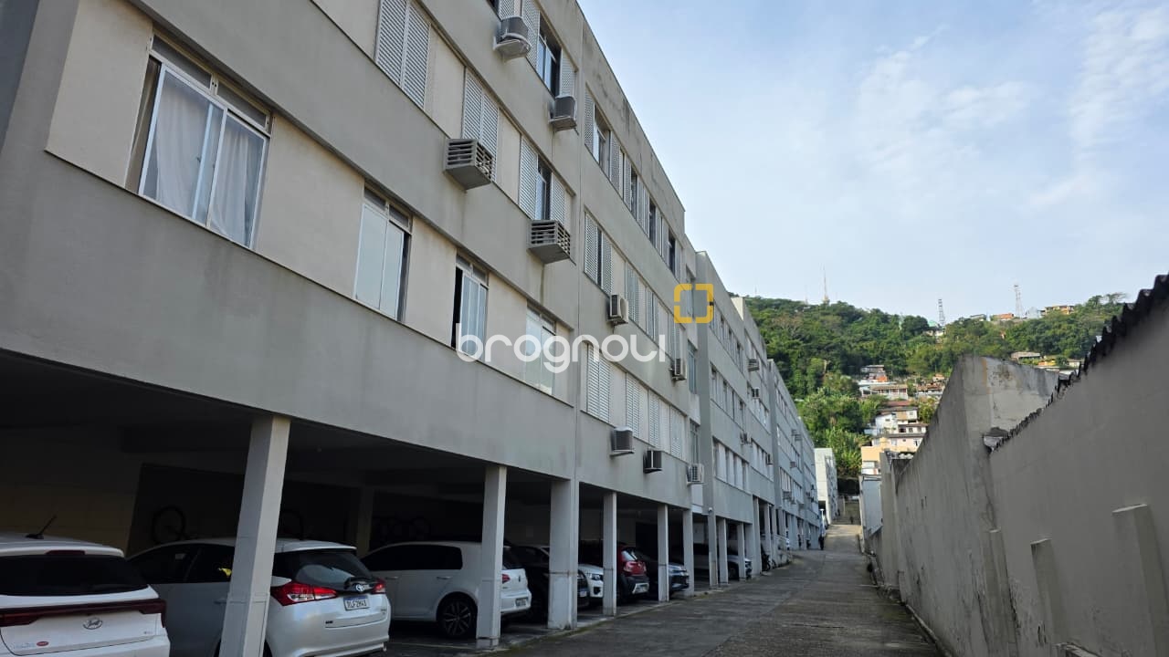 Apartamento com 64m², 3 quartos (sendo 1 suíte), 1 garagem, no bairro Centro em Florianópolis