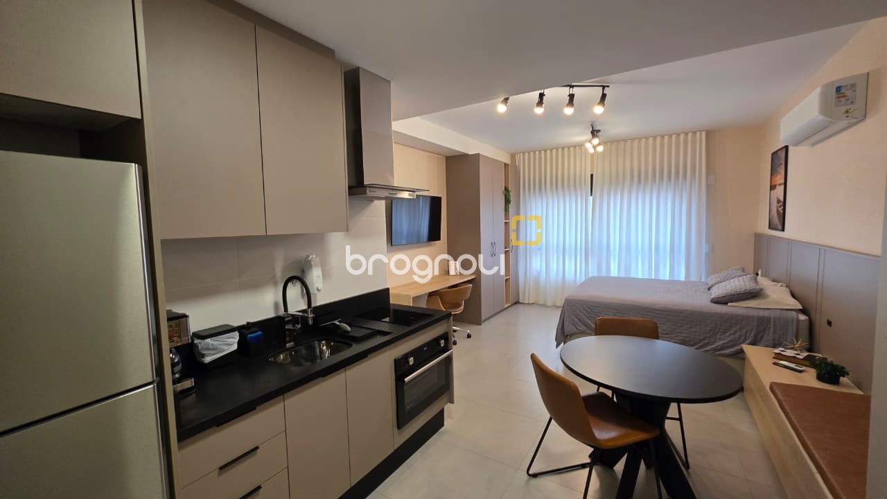 Studio com 31m², 1 quarto, 1 garagem, no bairro Centro em Florianópolis