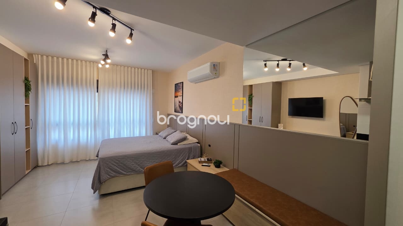 Studio com 31m², 1 quarto, 1 garagem, no bairro Centro em Florianópolis