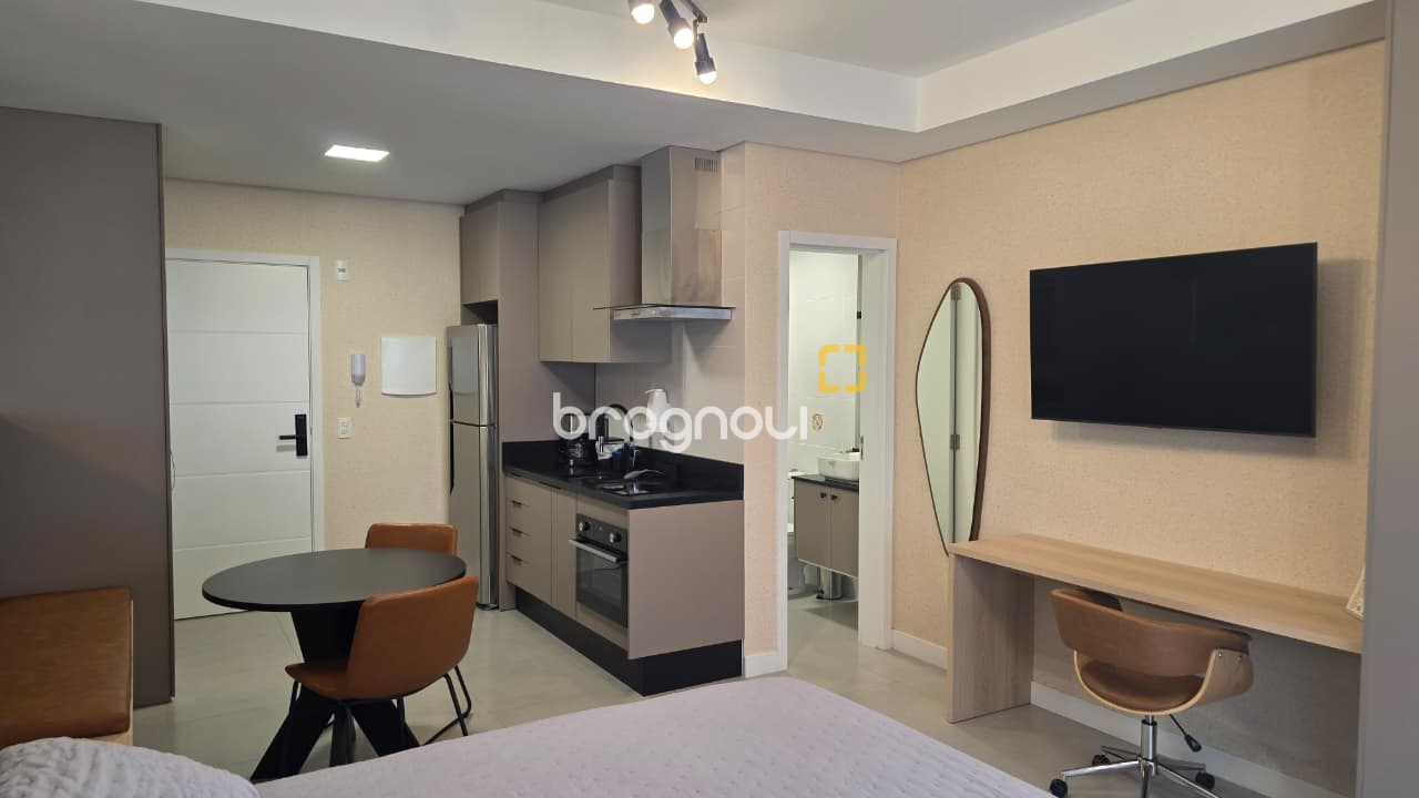 Studio com 31m², 1 quarto, 1 garagem, no bairro Centro em Florianópolis