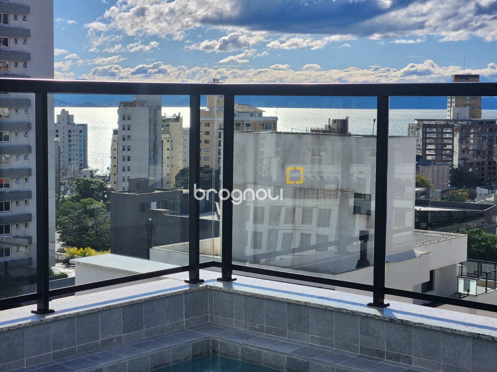 Studio com 31m², 1 quarto, 1 garagem, no bairro Centro em Florianópolis
