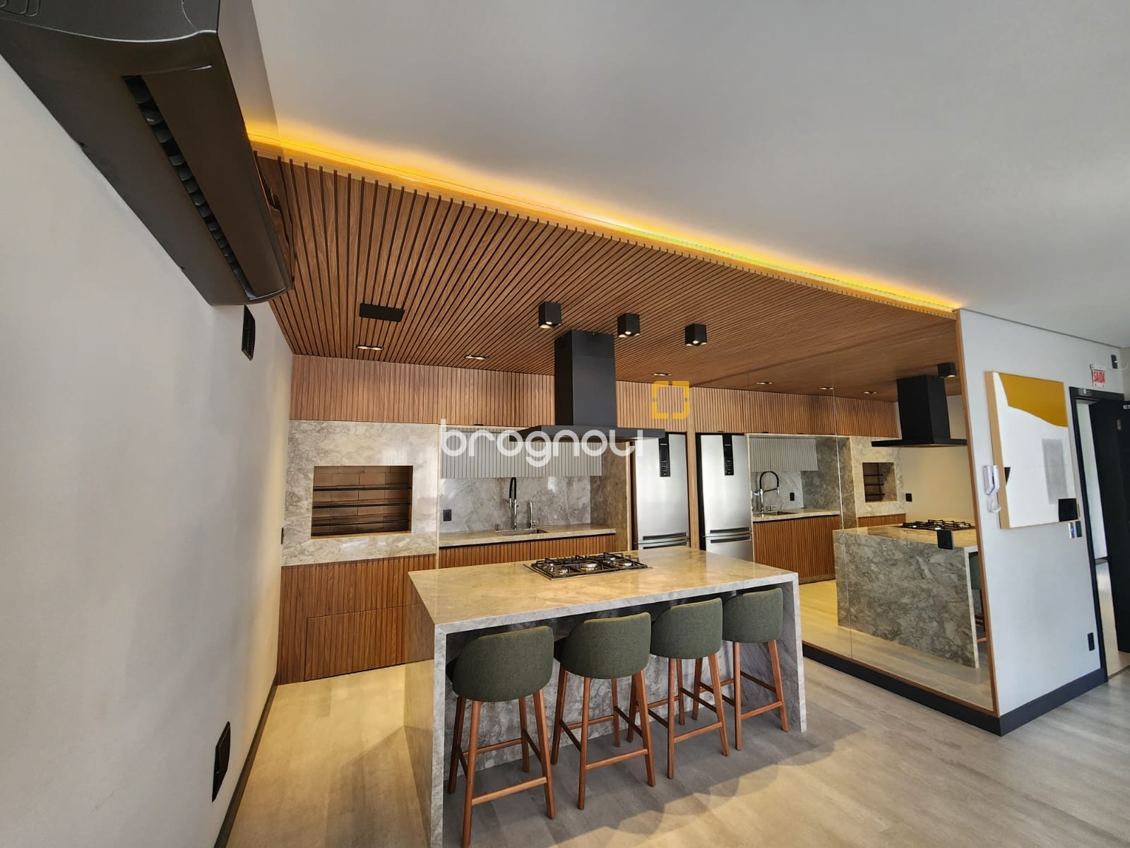 Studio com 31m², 1 quarto, 1 garagem, no bairro Centro em Florianópolis