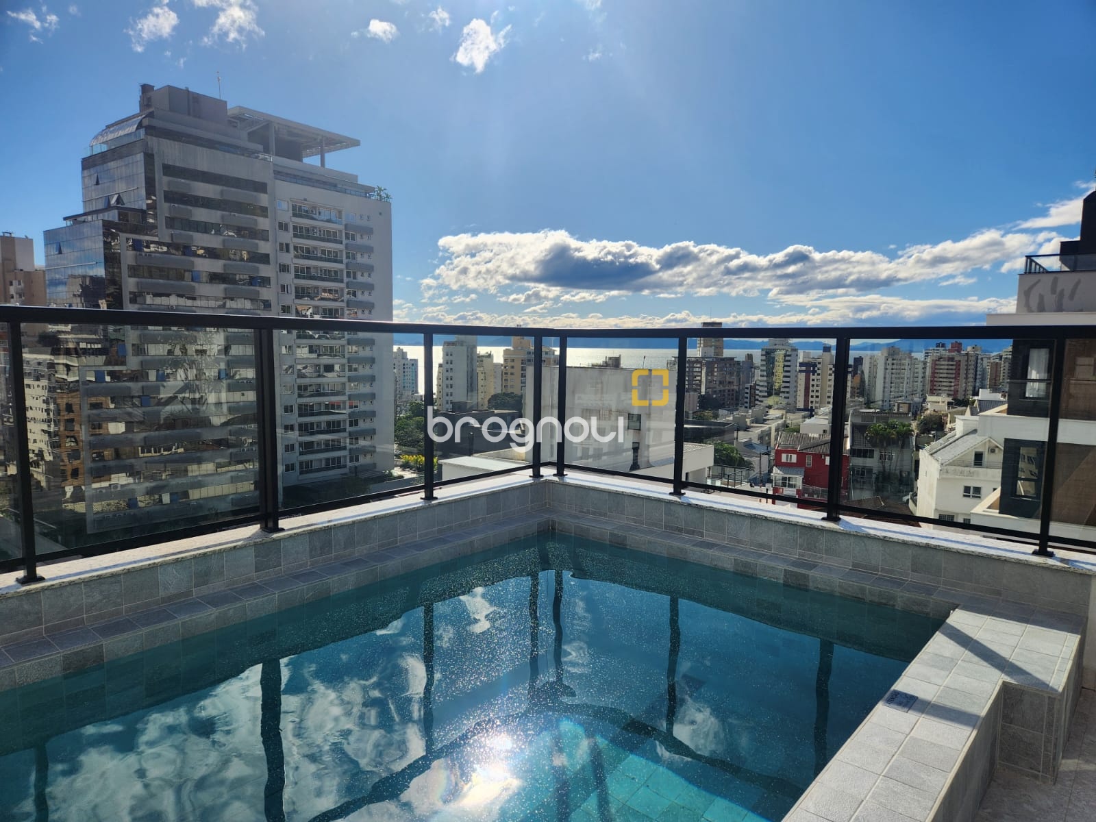 Studio com 31m², 1 quarto, 1 garagem, no bairro Centro em Florianópolis