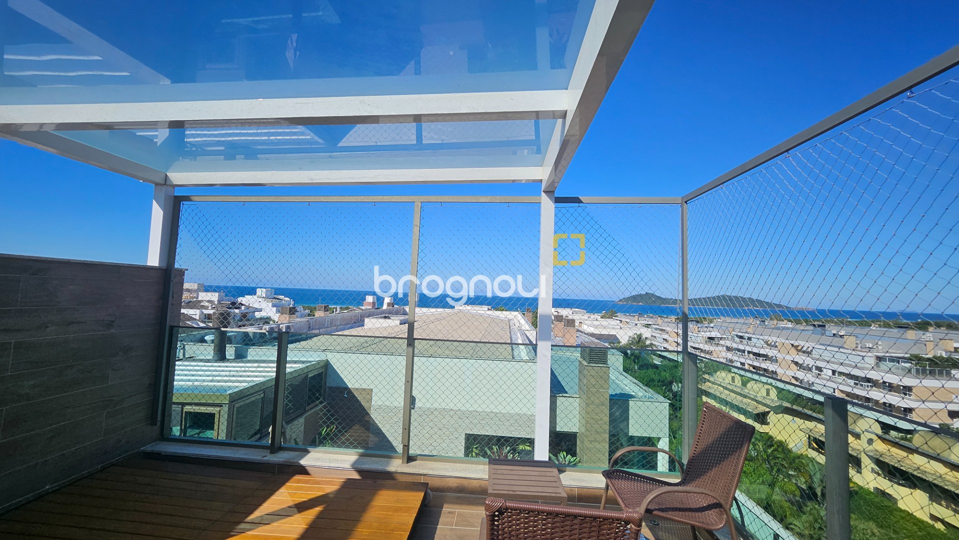 Cobertura com 166m², 3 quartos (sendo 1 suíte), 3 garagens, no bairro Campeche em Florianópolis